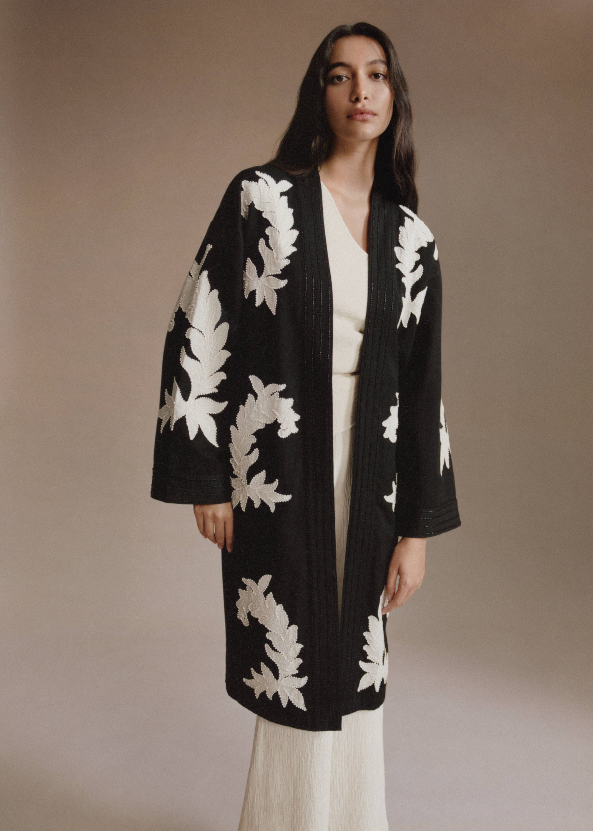Caftan brodé à fleurs - Détail de l'article 6