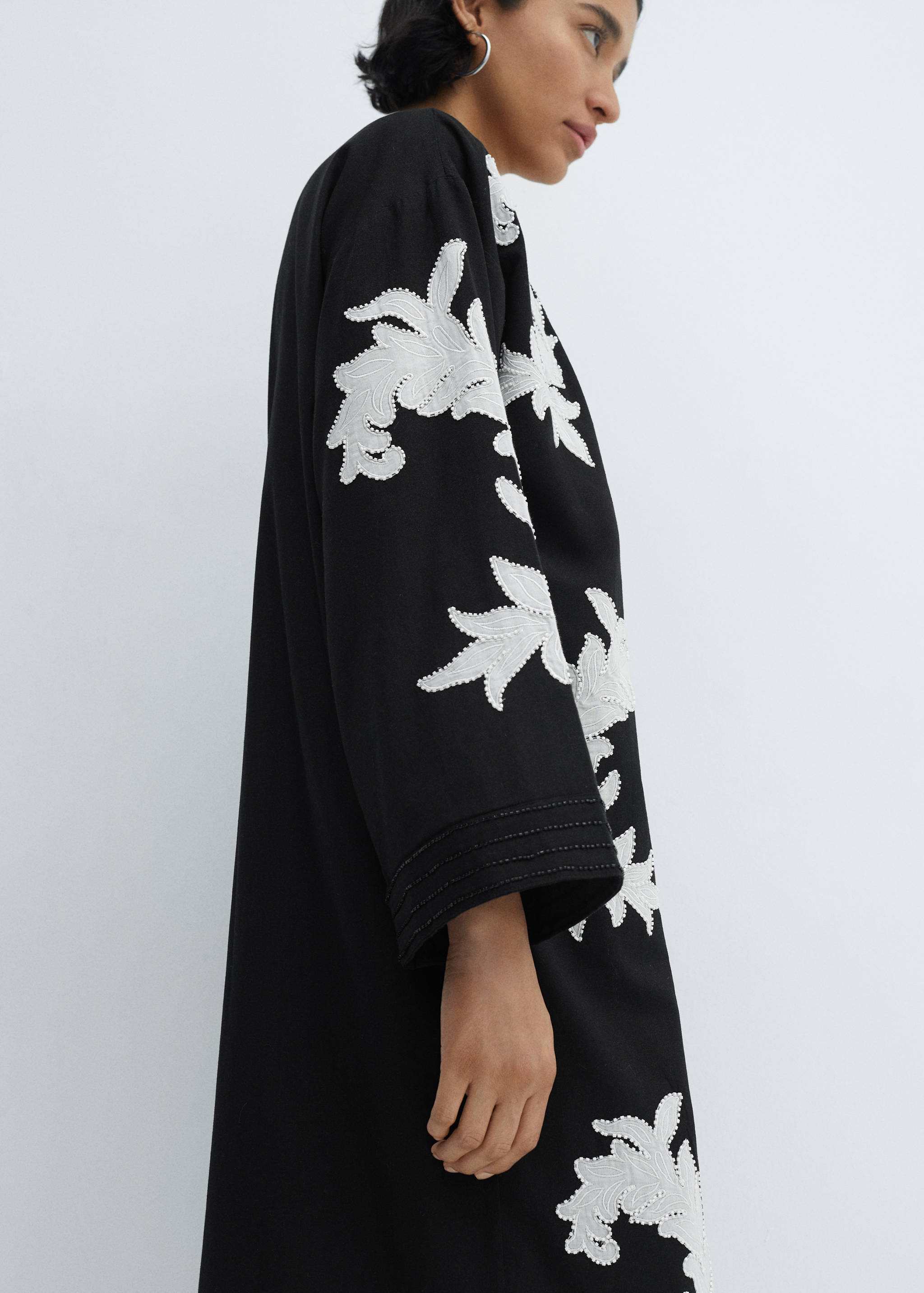 Caftan brodé à fleurs - Détail de l'article 2