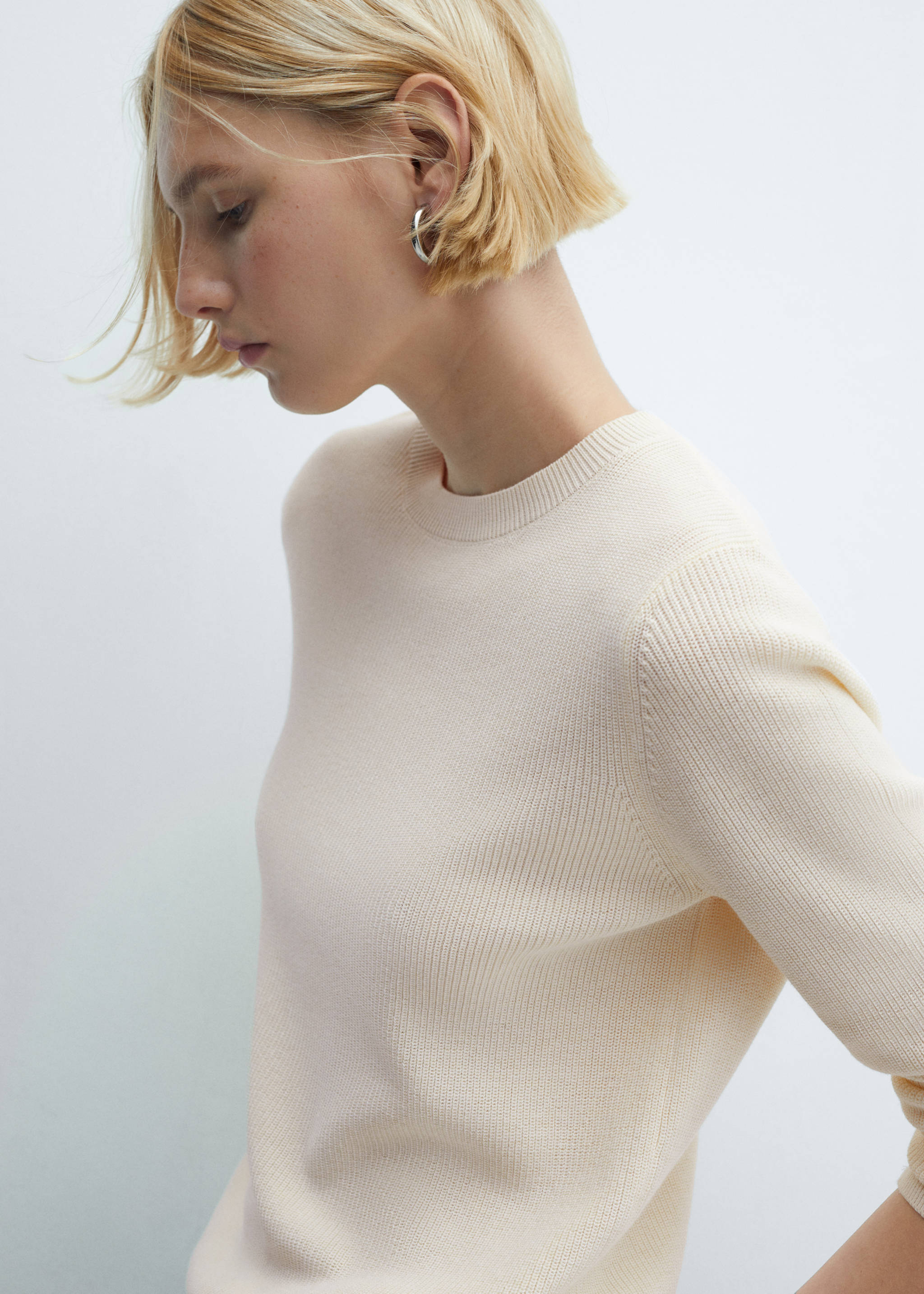 Round-neck knitted sweater - Details of the article 2