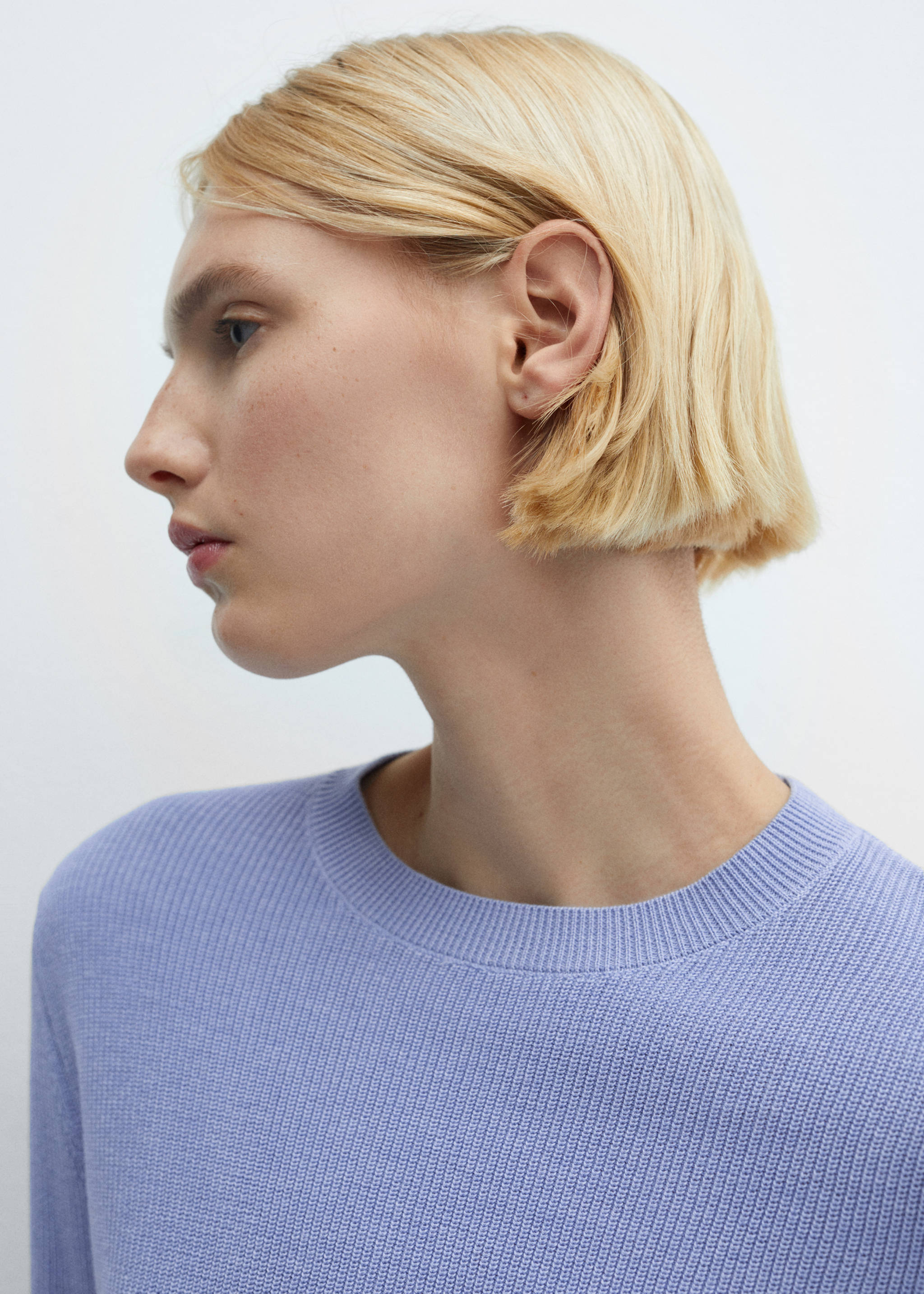 Round-neck knitted sweater - Details of the article 1