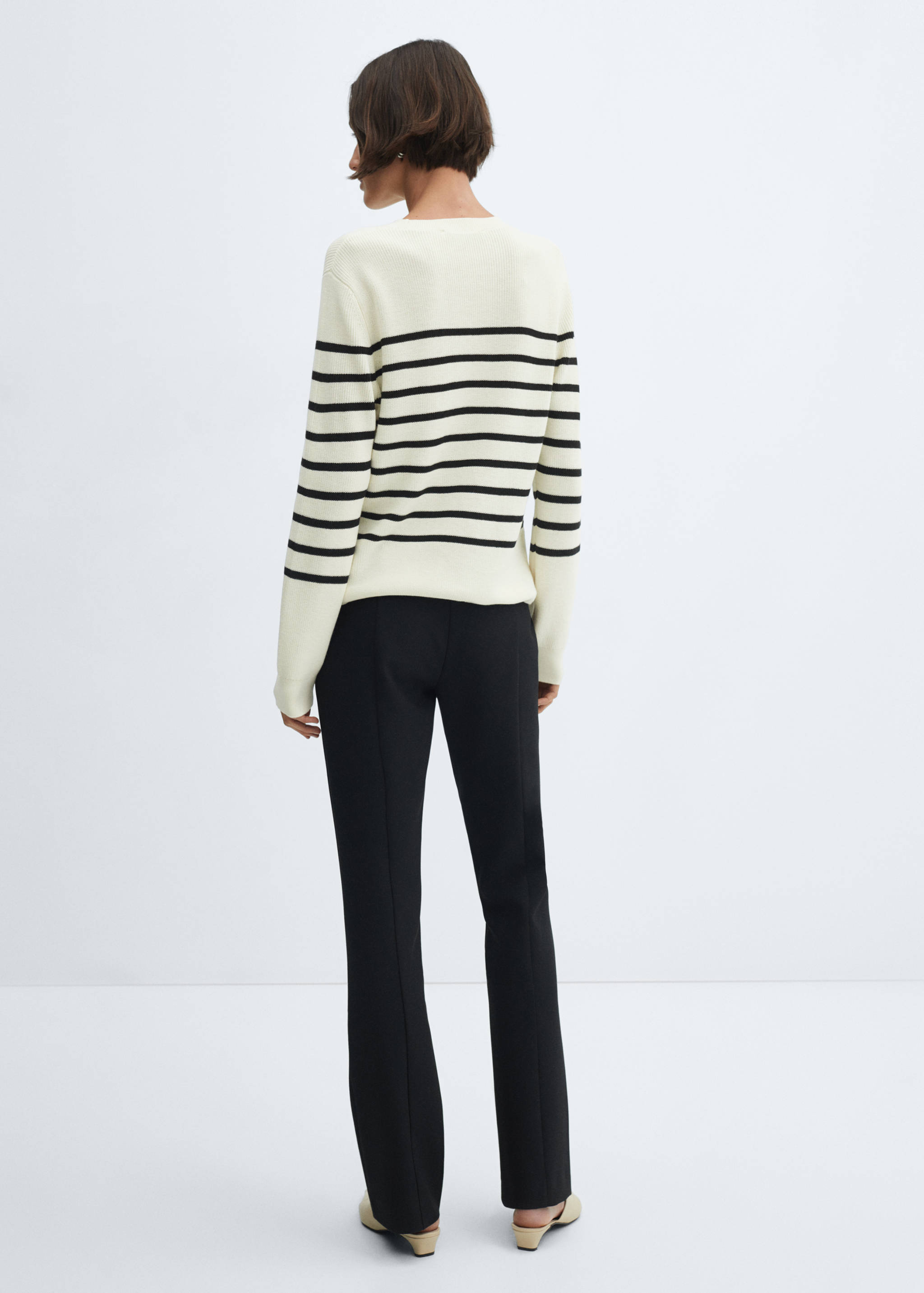 Round-neck knitted sweater - Details of the article 1