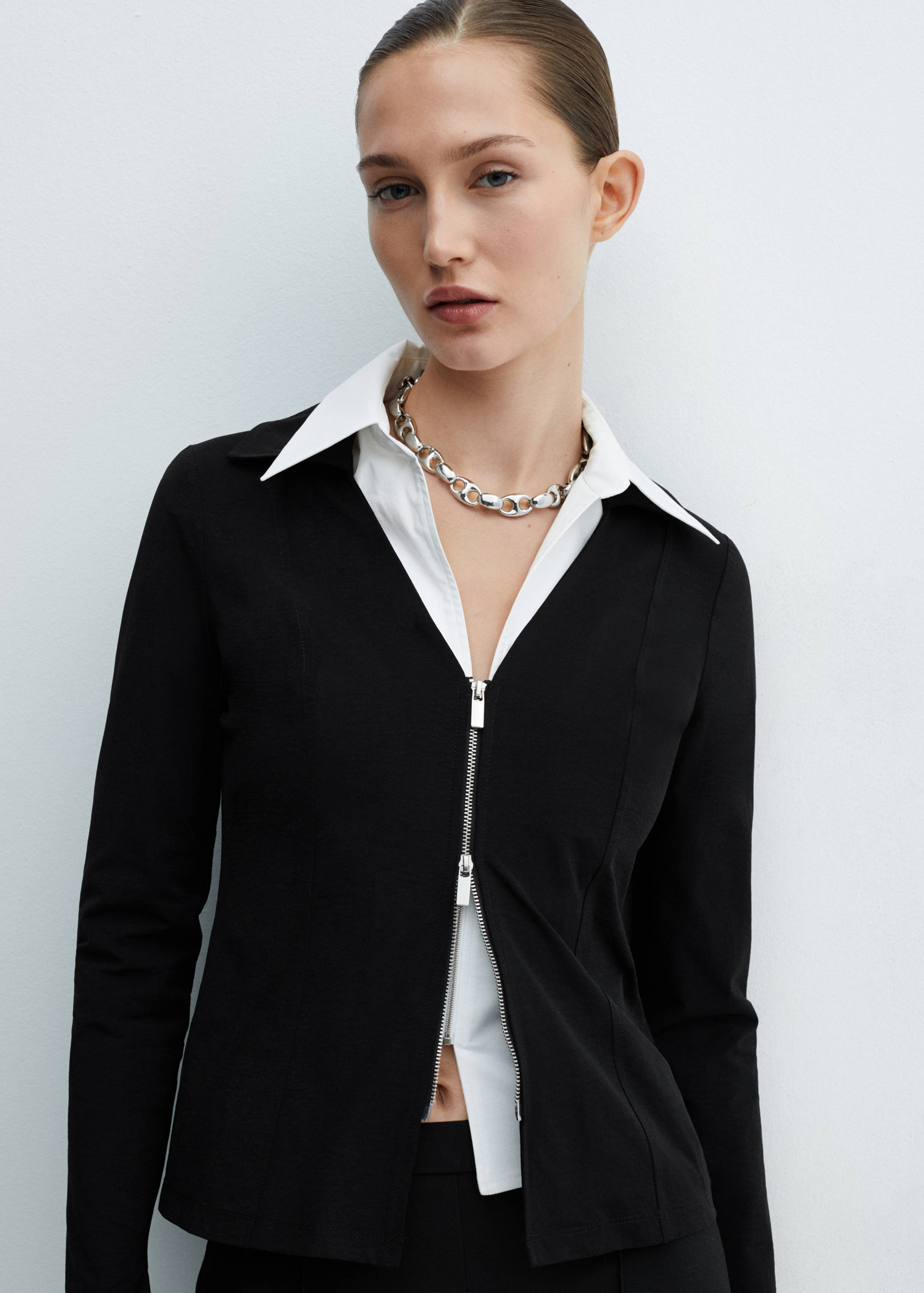 Zipper fitted jacket - Details of the article 2