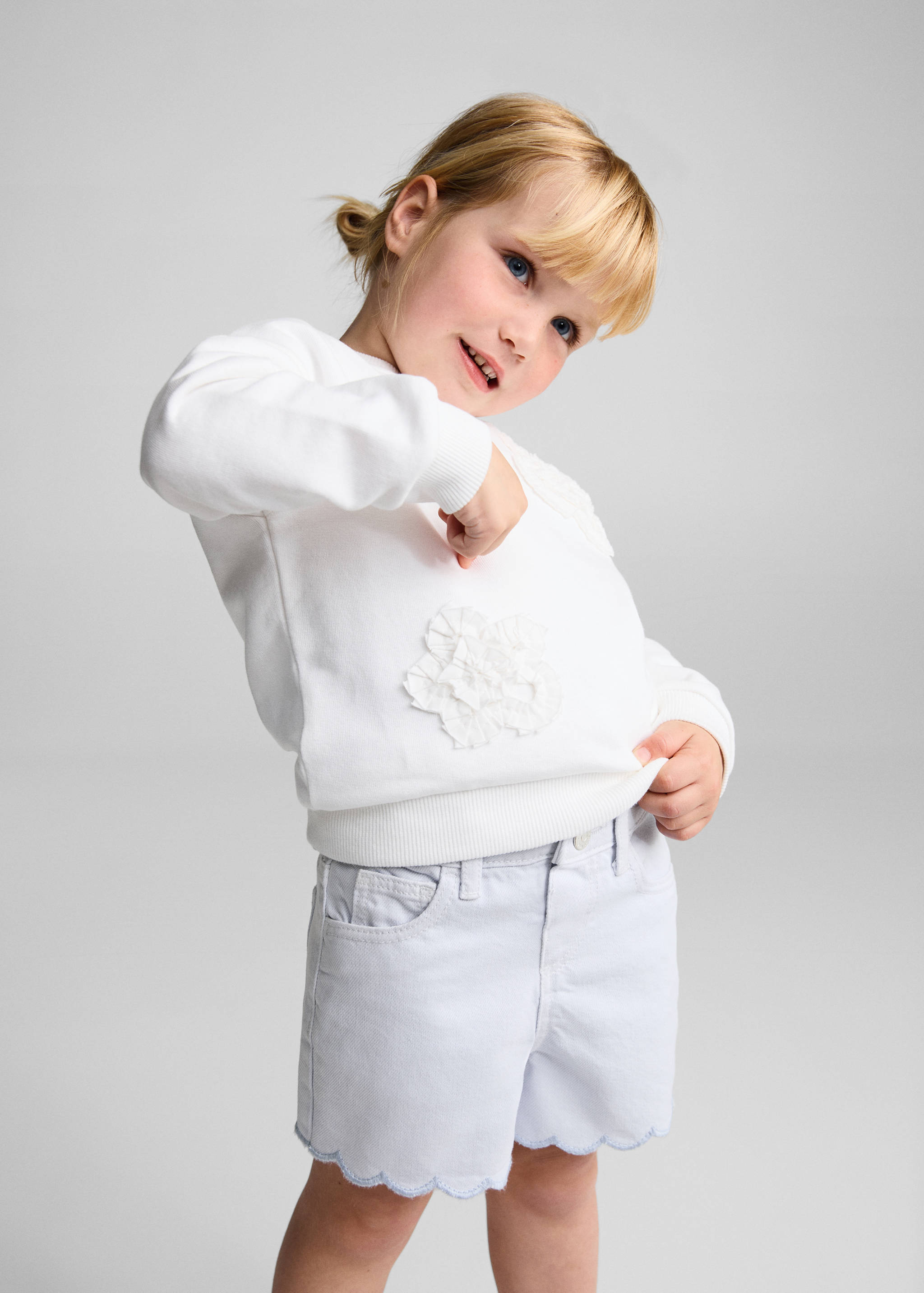 Shorts with wavy hem - Medium plane