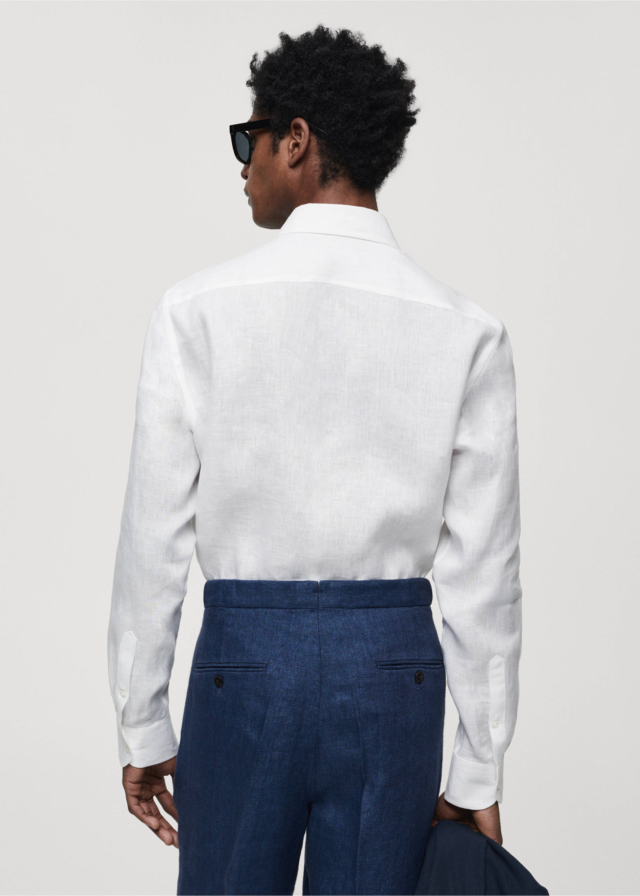 Regular-fit 100% linen shirt - Reverse of the article, White. Ref: 67096311-00.