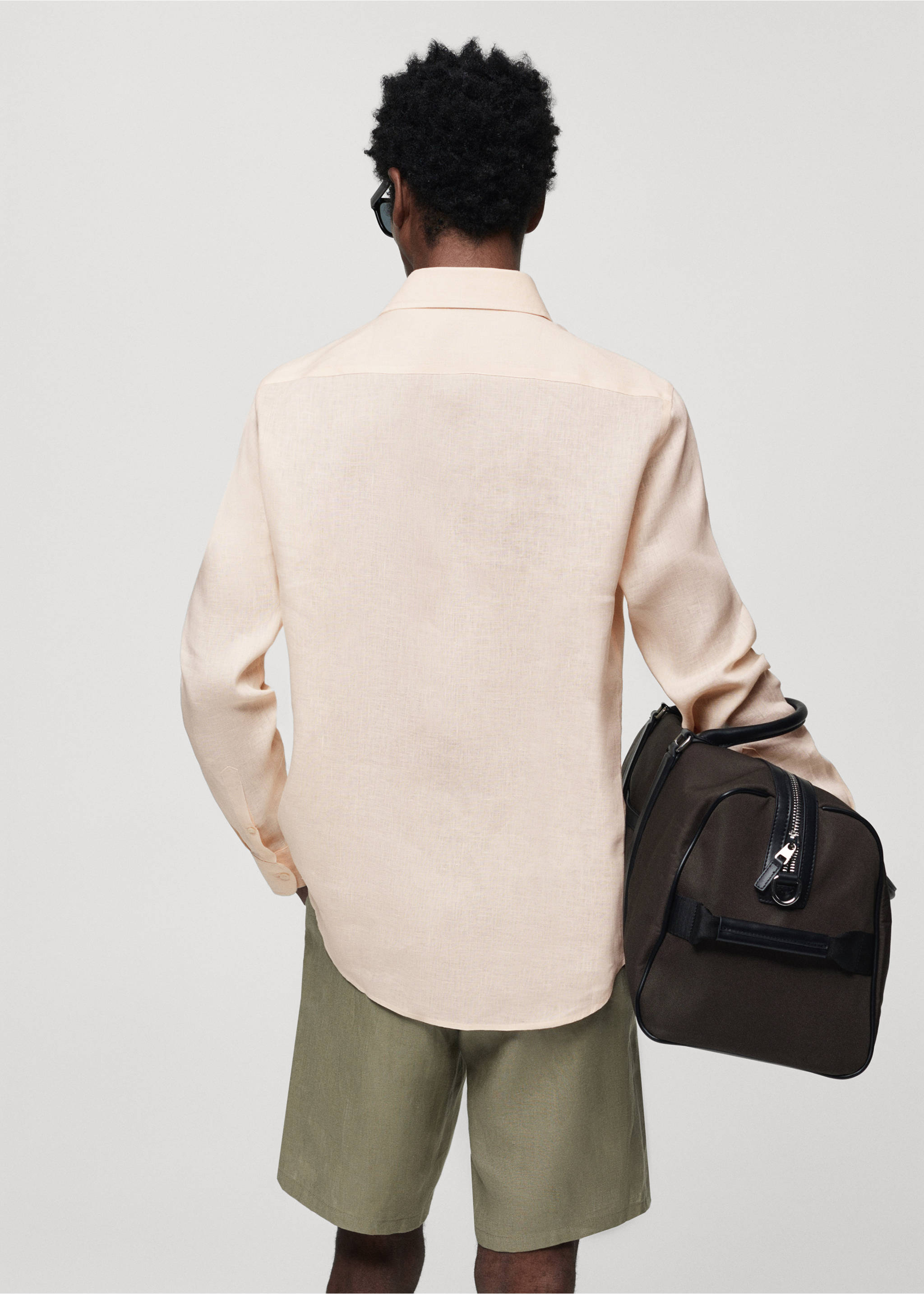 Regular-fit 100% linen shirt - Reverse of the article, Salmon. Ref: 67096311-00.