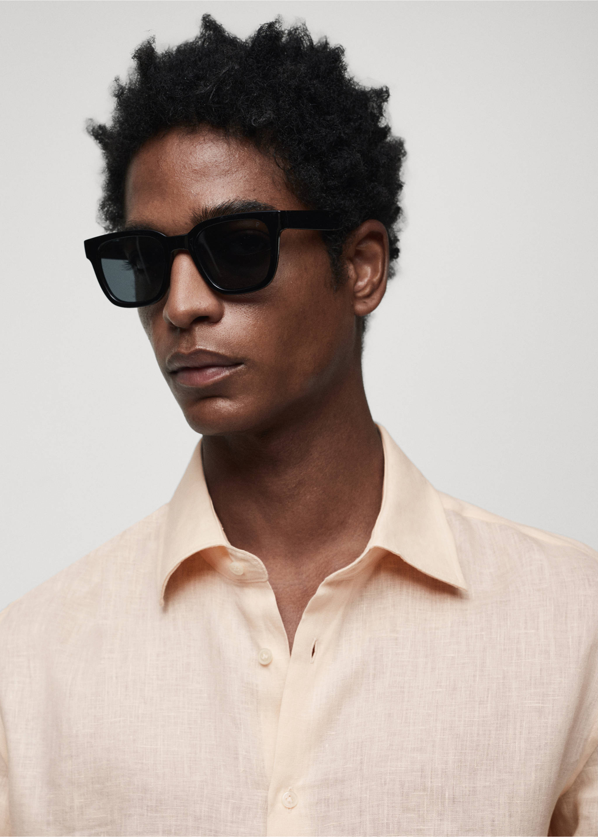 Regular-fit 100% linen shirt - Details of the article 1, Salmon. Ref: 67096311-00.
