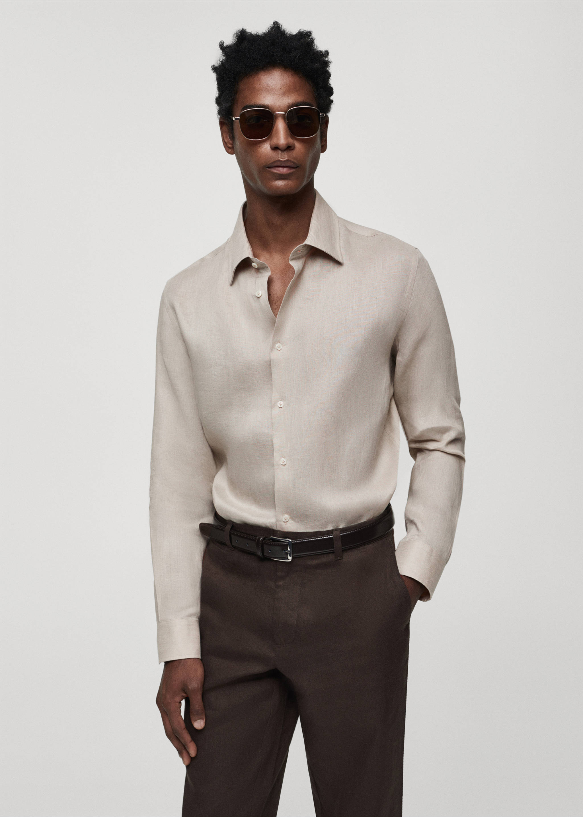 Regular-fit 100% linen shirt - Medium plane, Medium Brown. Ref: 67096311-00.