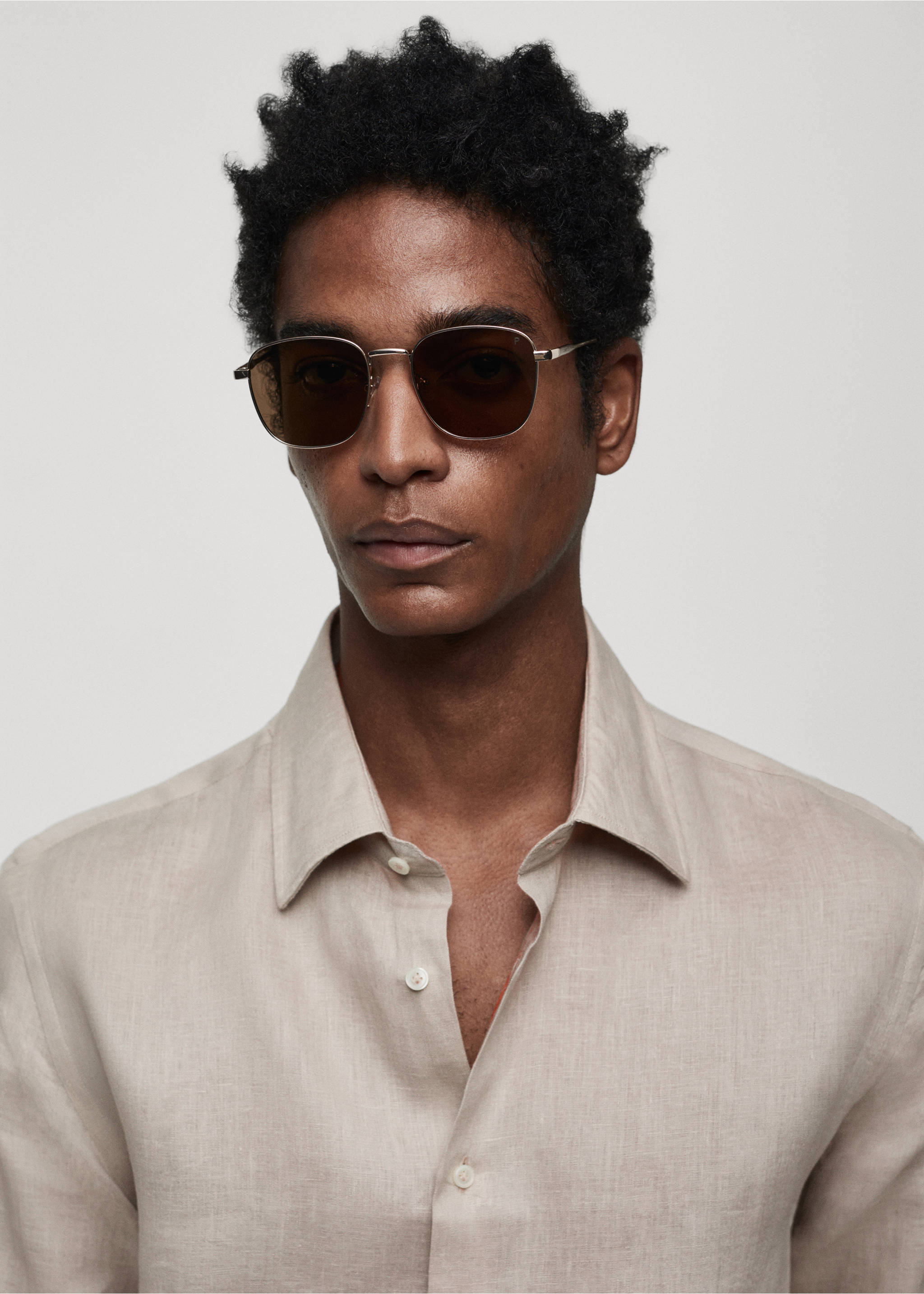 Regular-fit 100% linen shirt - Details of the article 1, Medium Brown. Ref: 67096311-00.