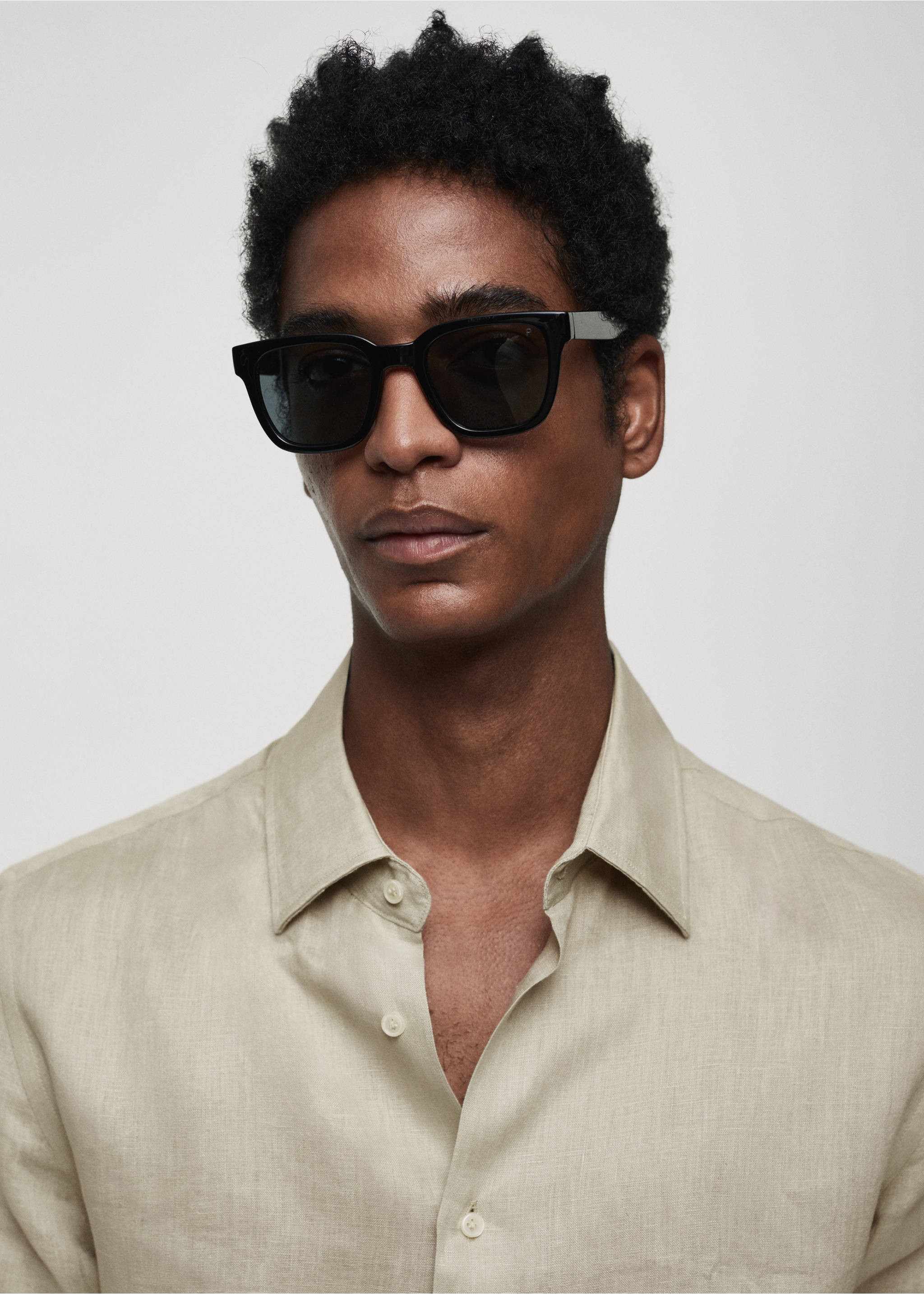 Regular-fit 100% linen shirt - Details of the article 1, Aqua Green. Ref: 67096311-00.