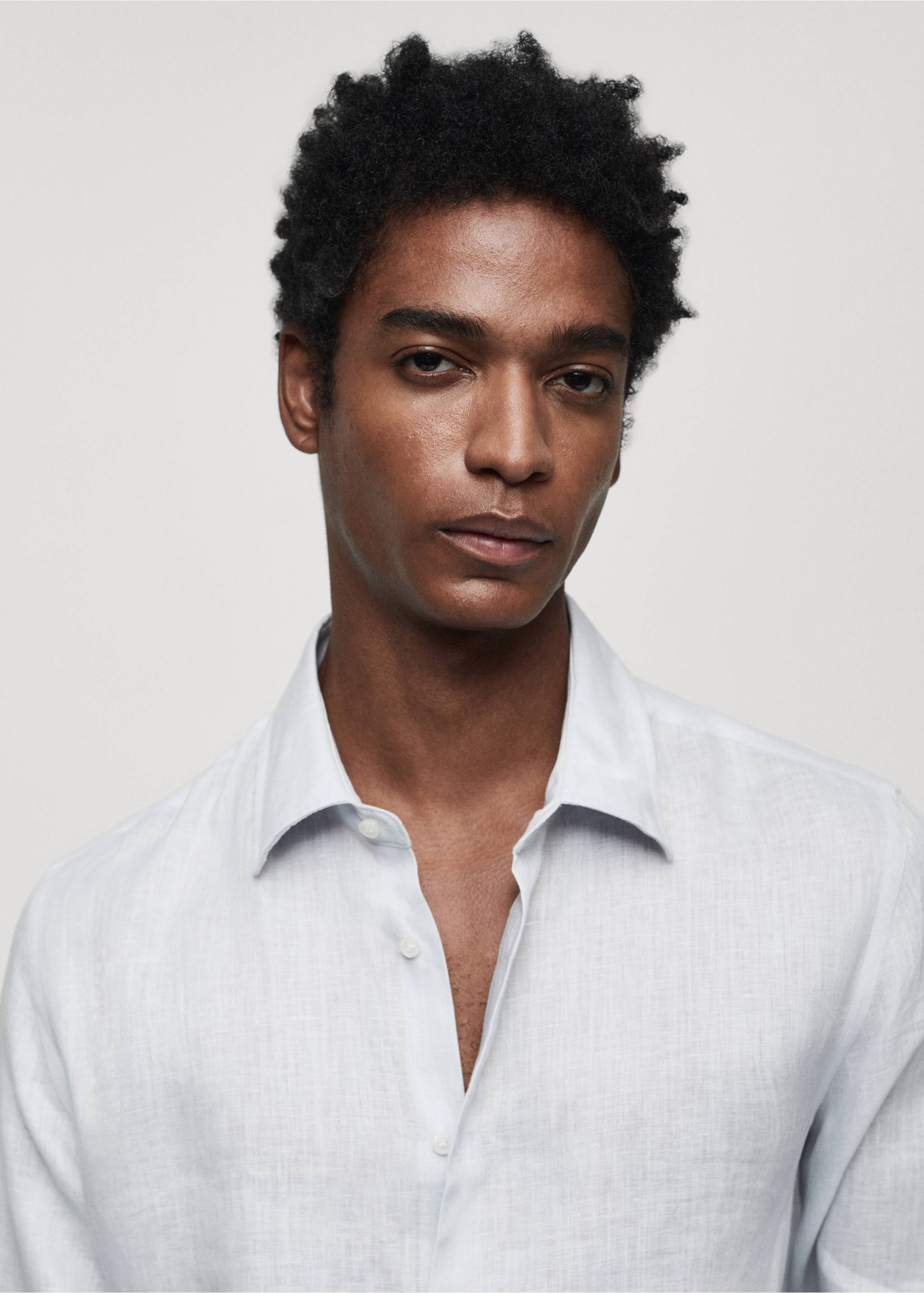 Regular-fit 100% linen shirt - Details of the article 1, Sky Blue. Ref: 67096311-00.