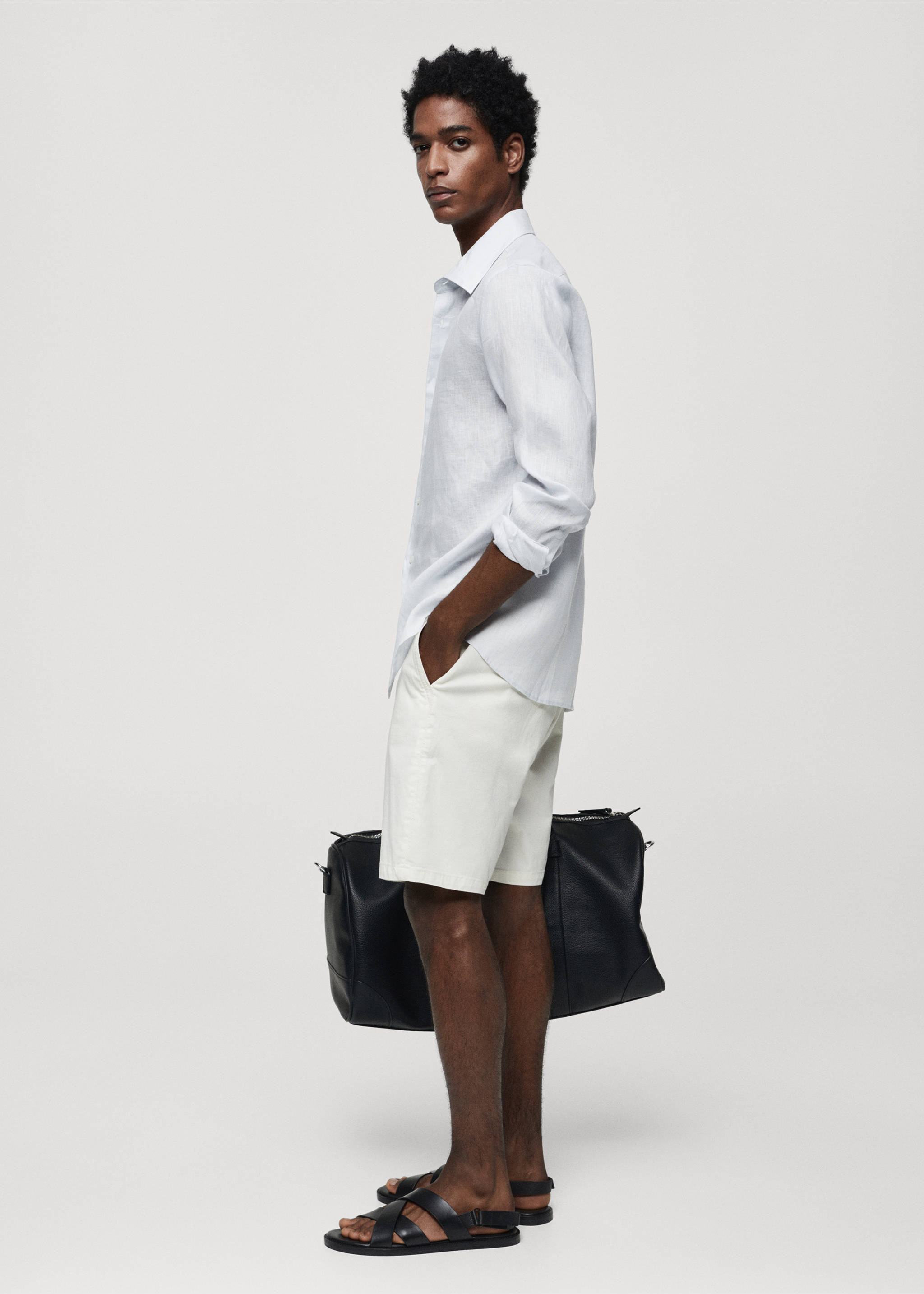 Regular-fit 100% linen shirt - Details of the article 2, Sky Blue. Ref: 67096311-00.