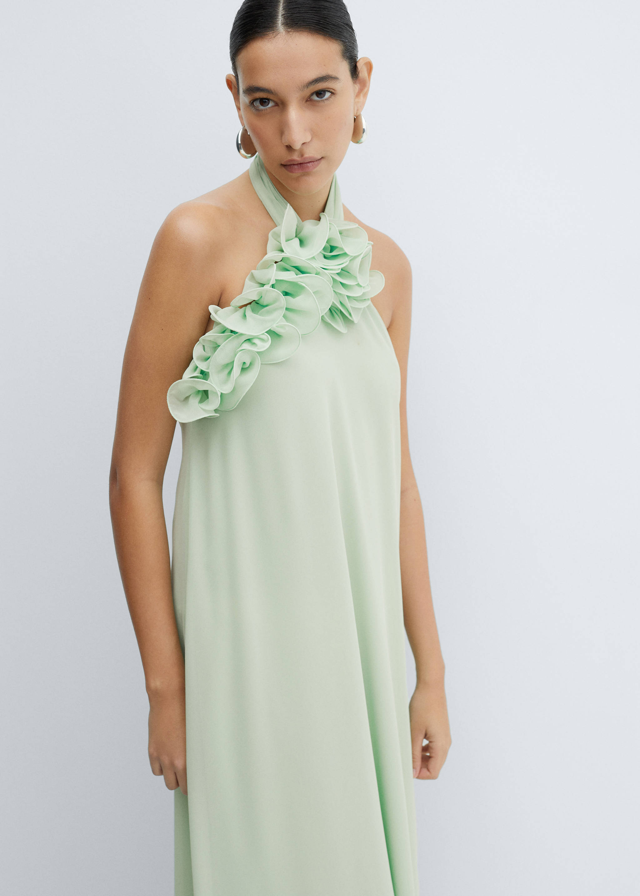 Robe emmanchures américaines dos nu - Plan moyen