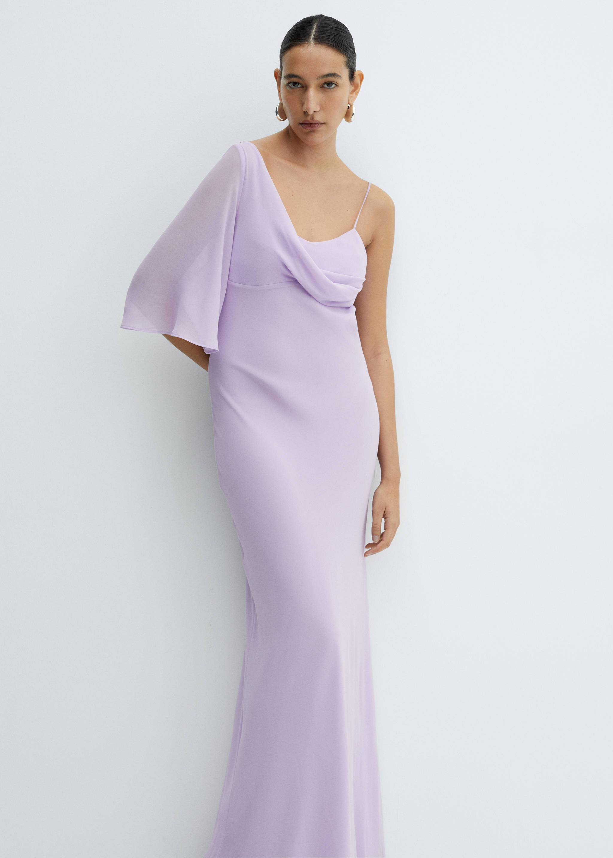 Asymmetrical dress with flared sleeves - Medium plane