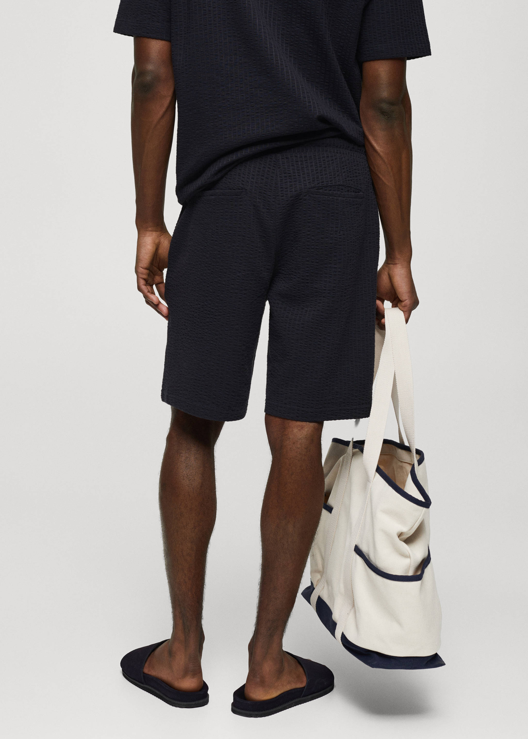 Cotton seersucker bermuda shorts with drawstring - Reverse of the article