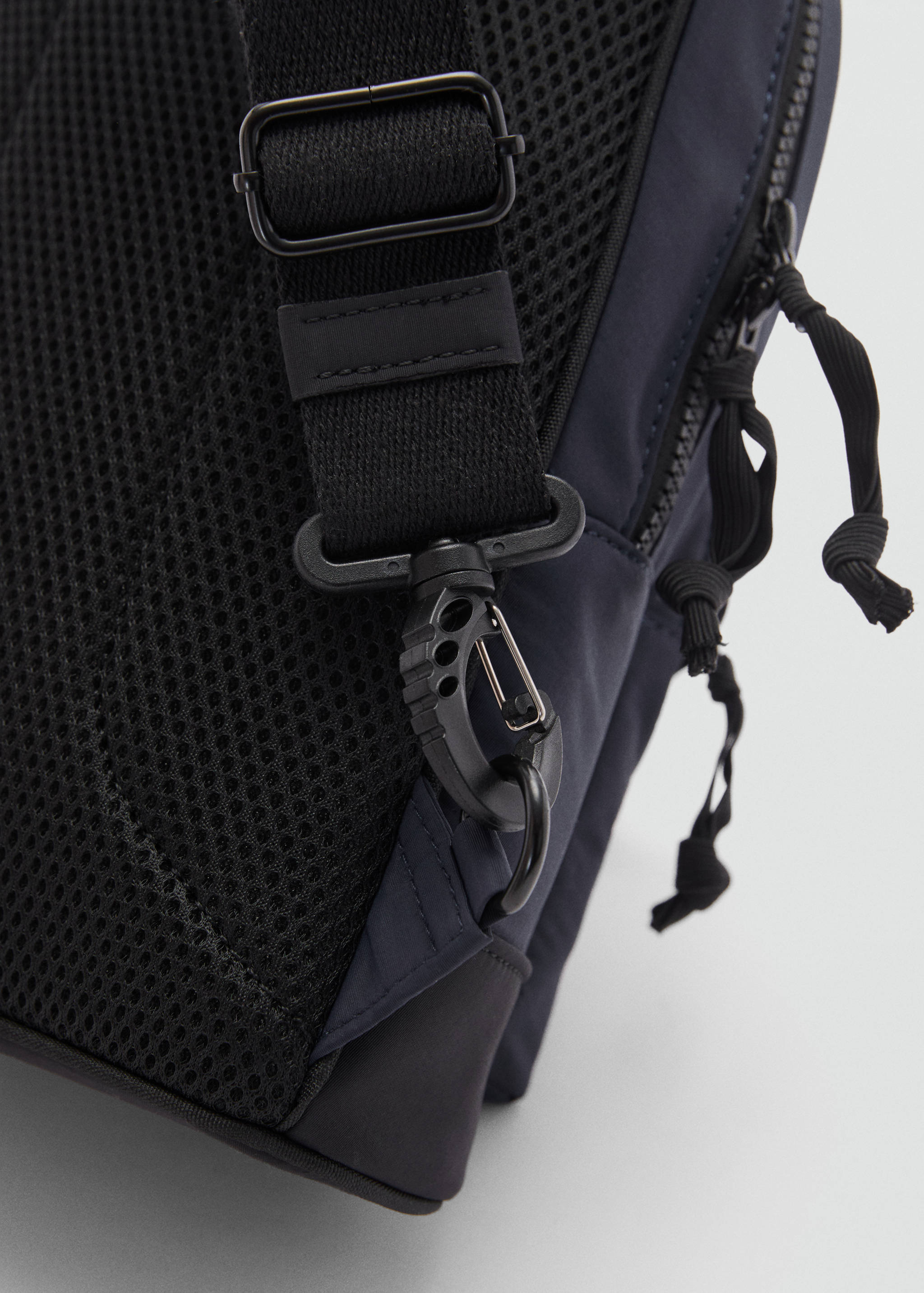Belt bag with pocket - Details of the article 3