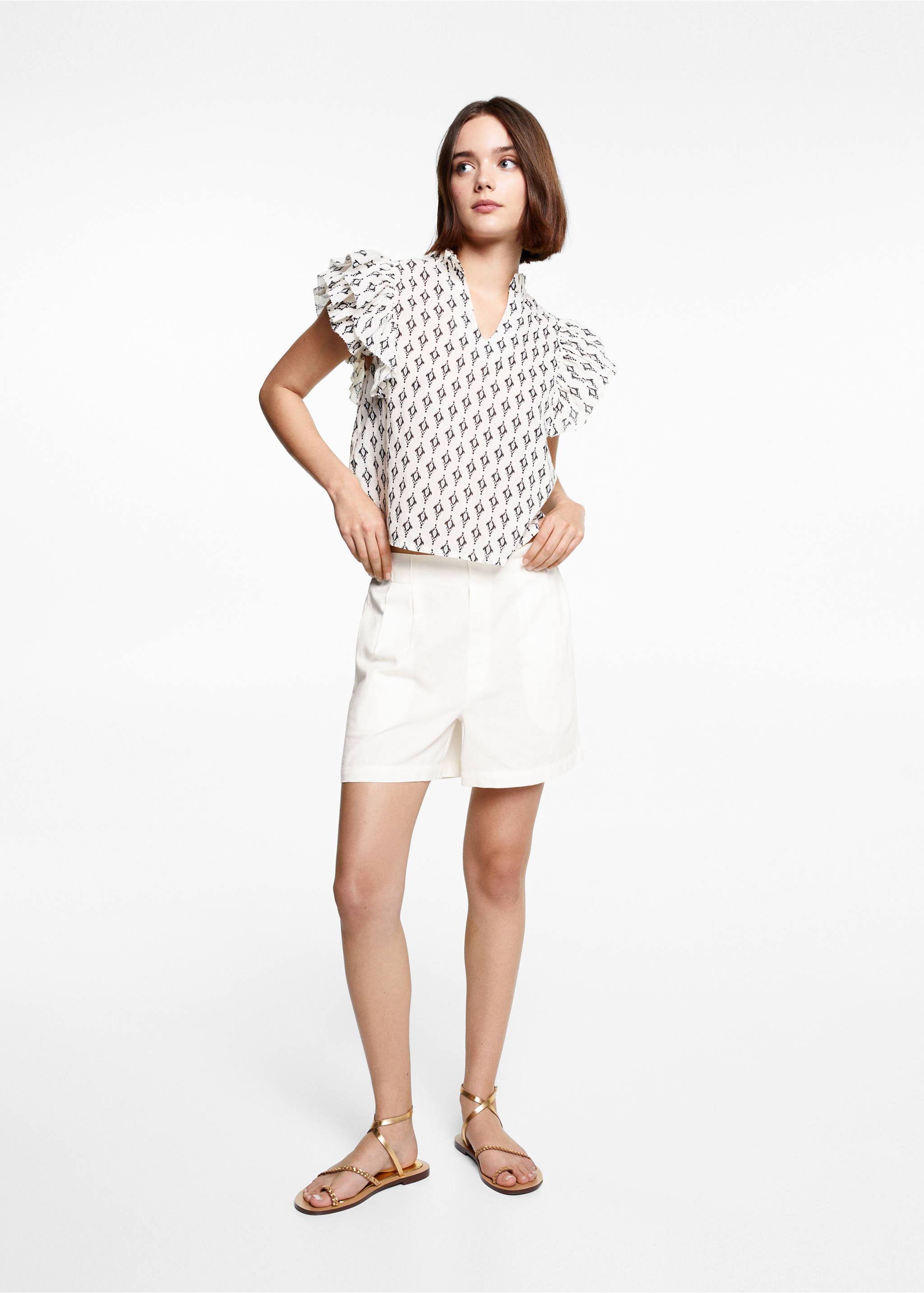 Pleated linen short - General plane, Off White. Ref: 67096732-00.