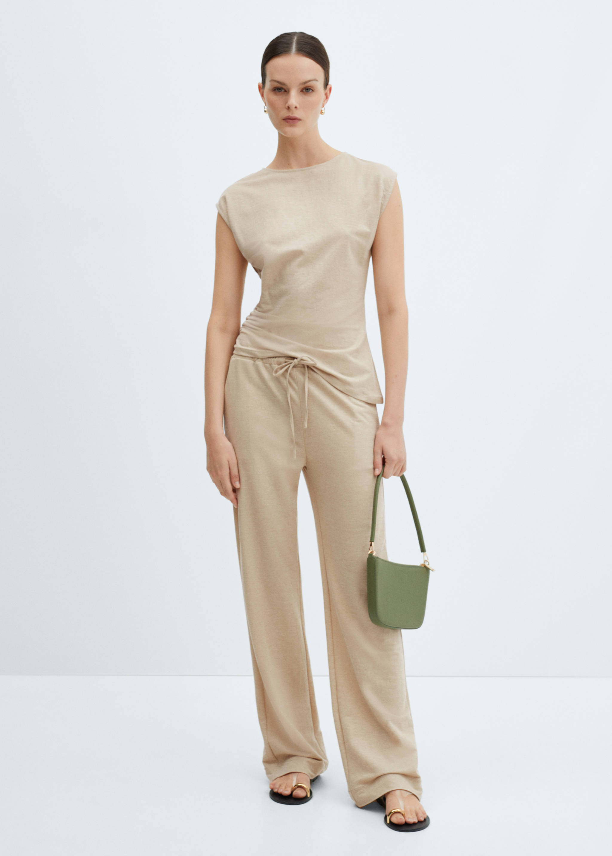 Knit asymmetric top - General plane
