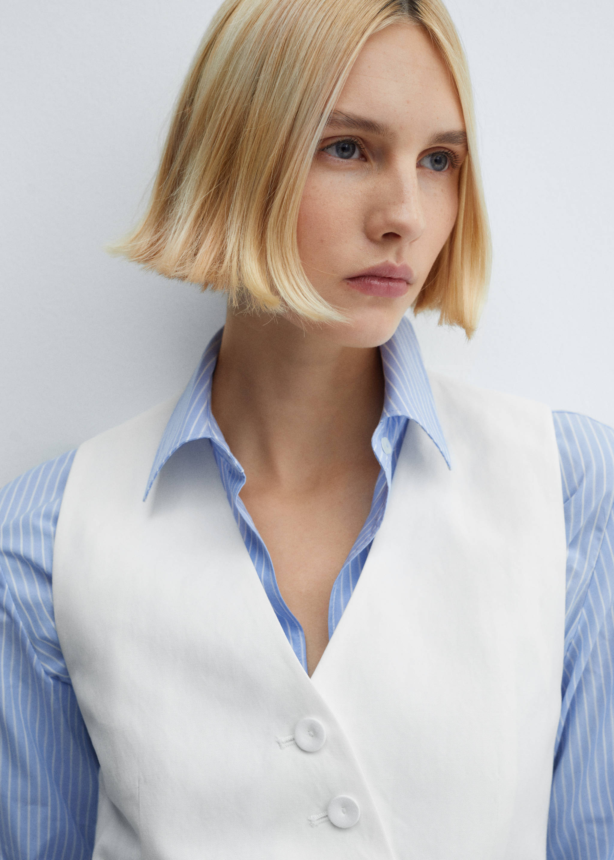 Double-breasted suit waistcoat - Details of the article 1