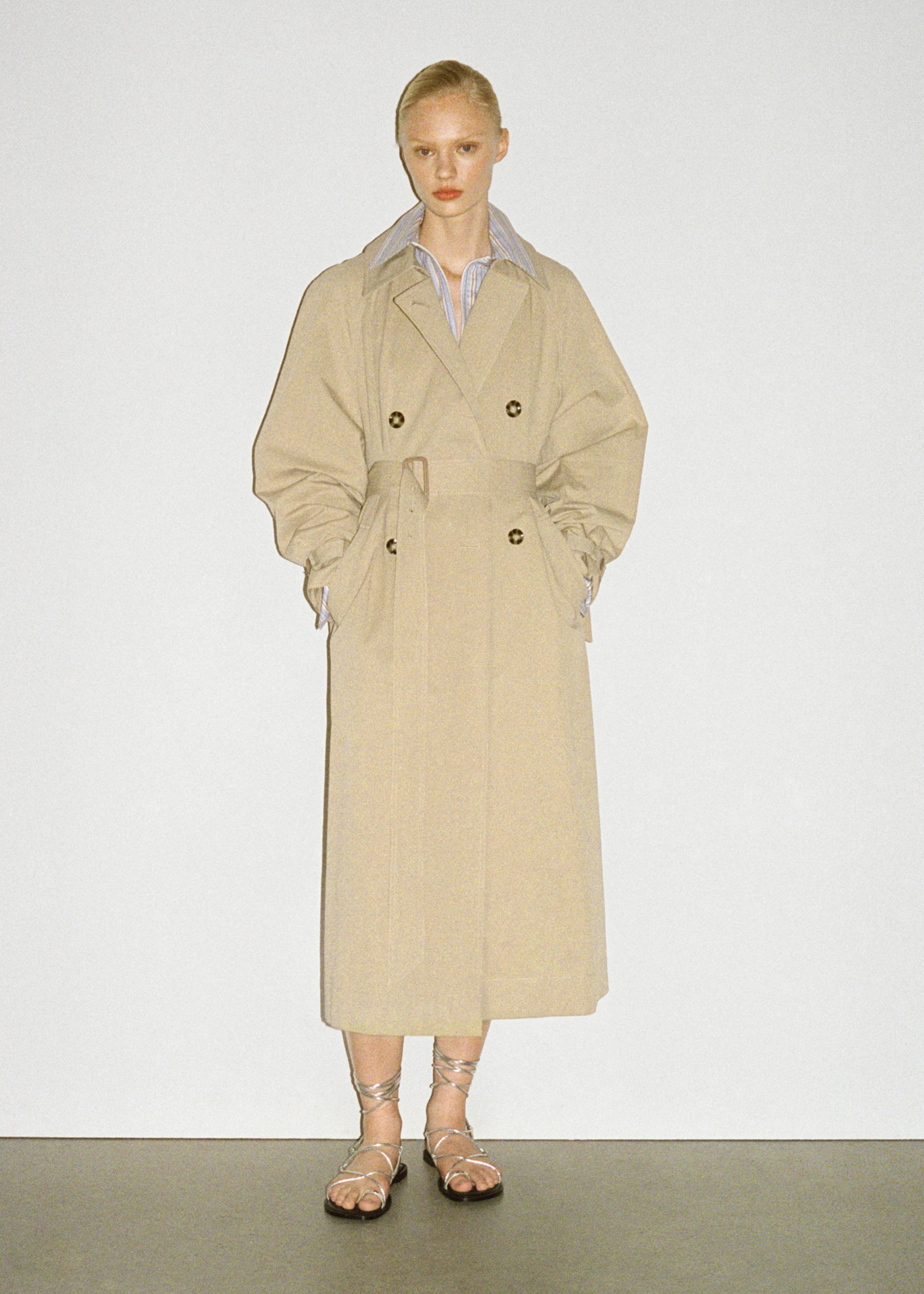 Кожаные сандалии с ремешками - Общий план