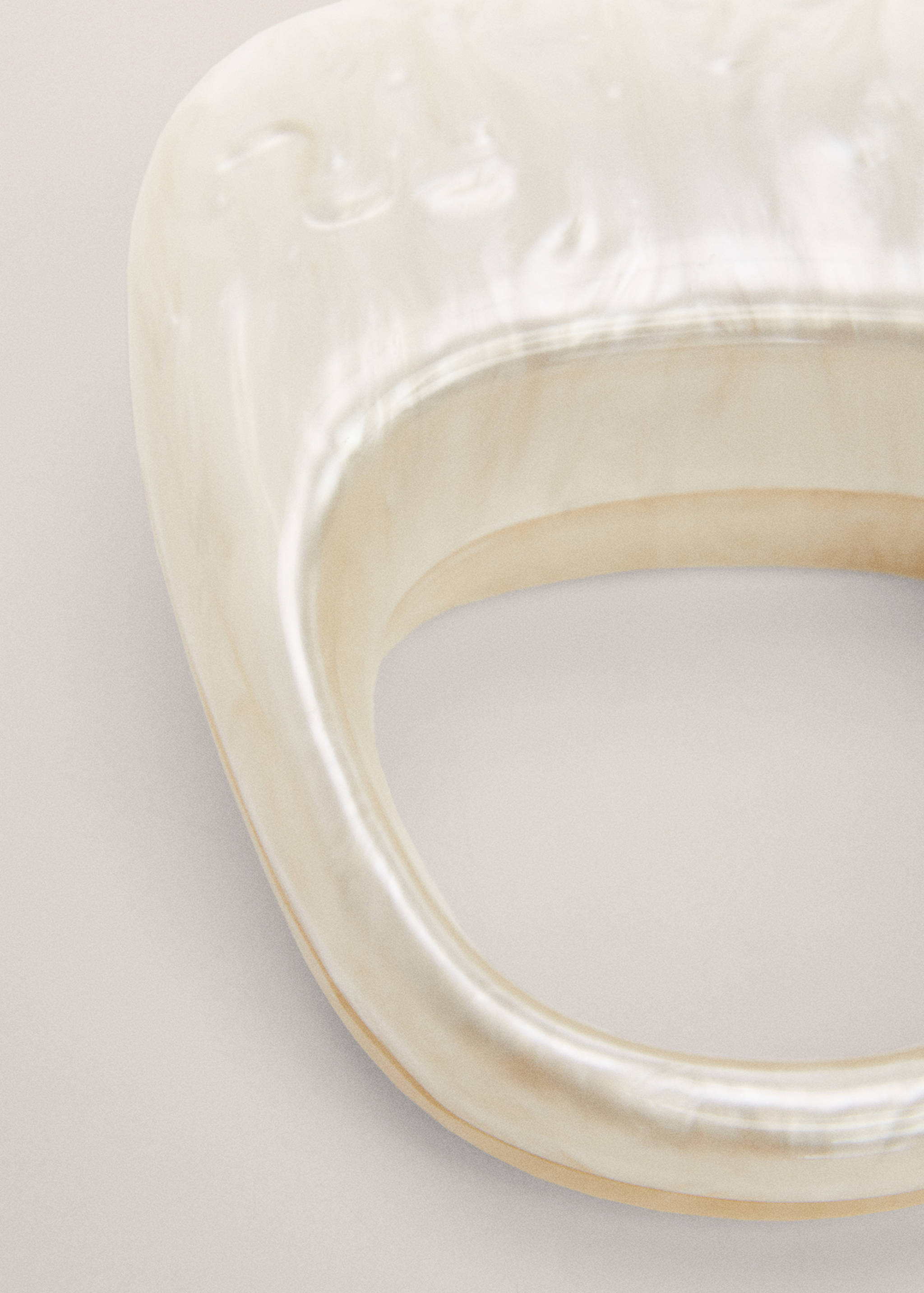 Pearl-effect clutch bag - Details of the article 1