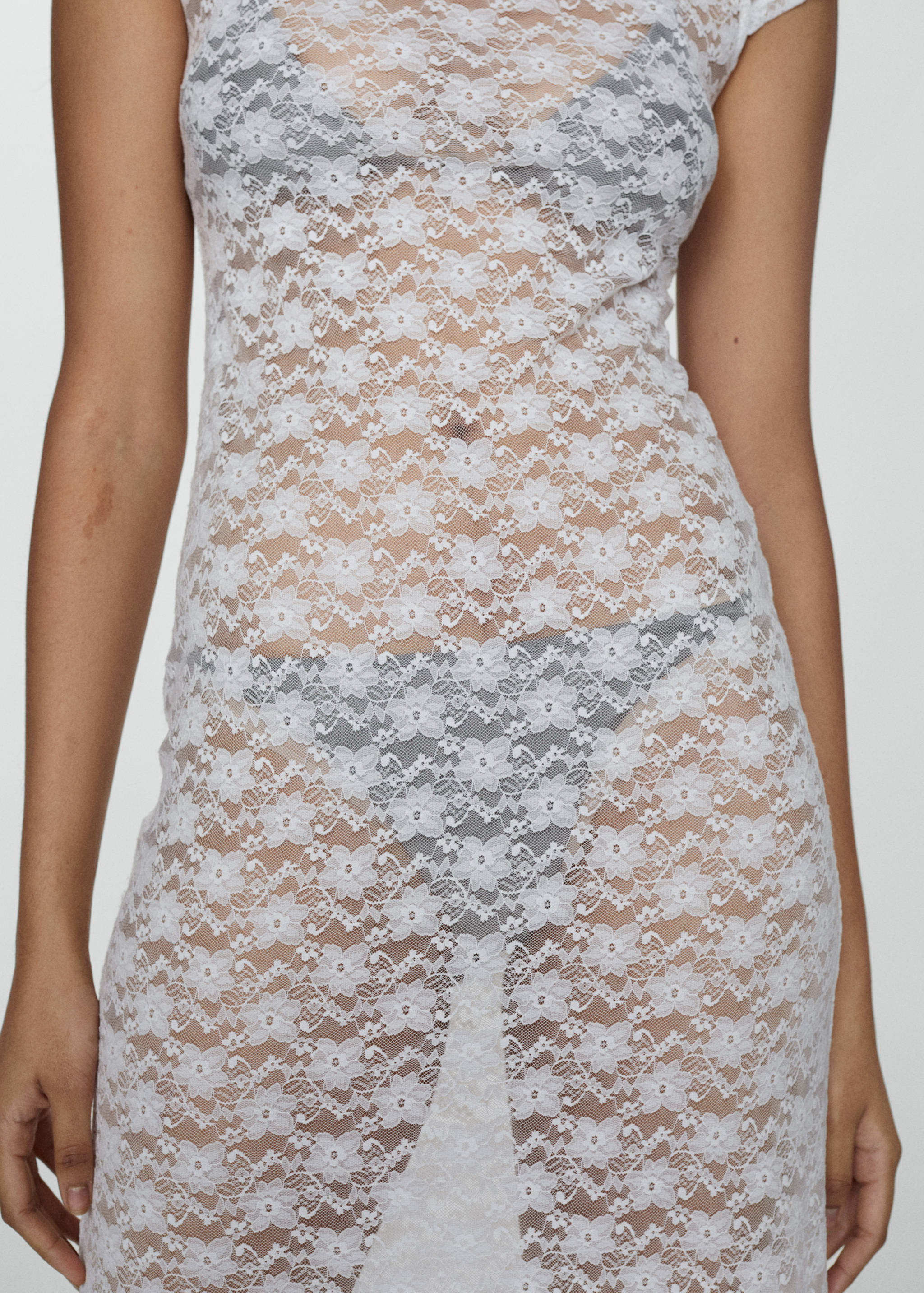 Floral lace dress with opening - Details of the article 6