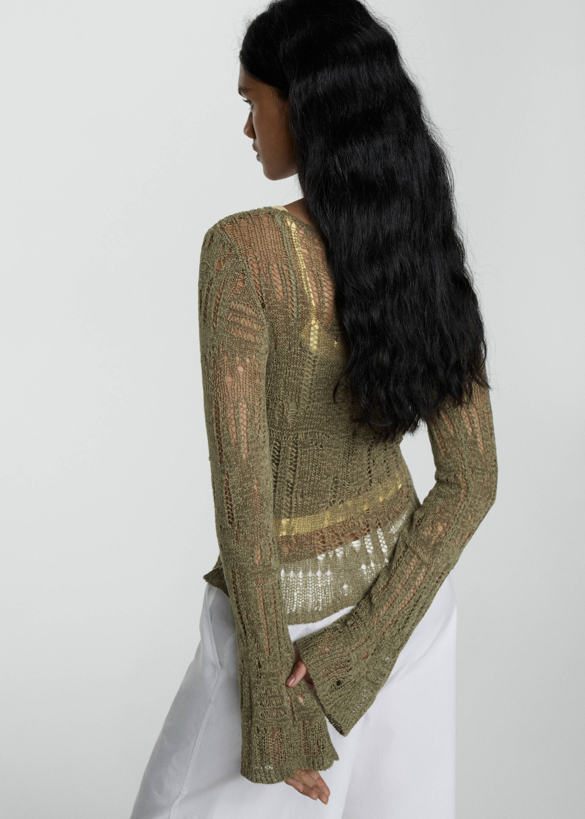 Knitted sweater - Reverse of the article