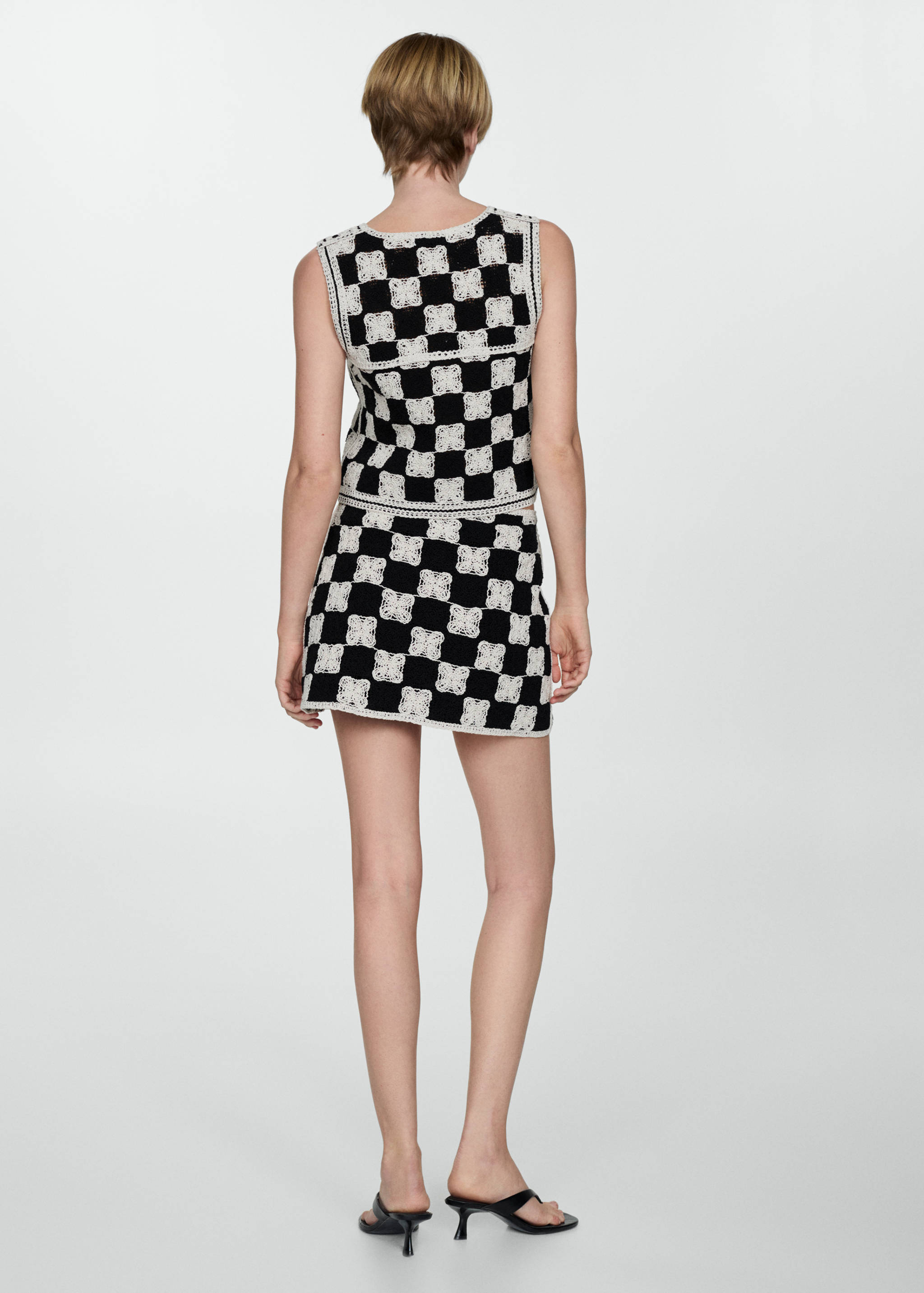 Combined crochet mini-skirt - Reverse of the article