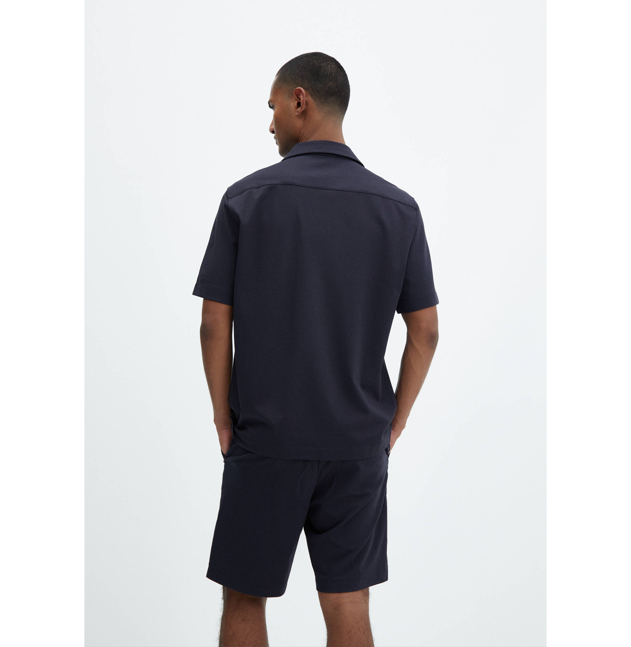 Camisa regular fit cuello bowling - Reverso del artículo