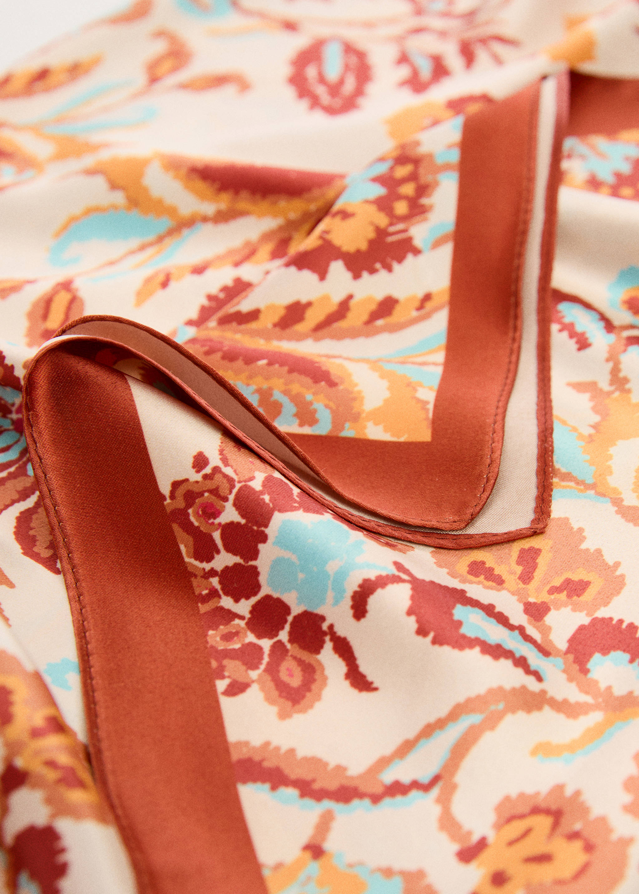 Floral print scarf - Details of the article 1