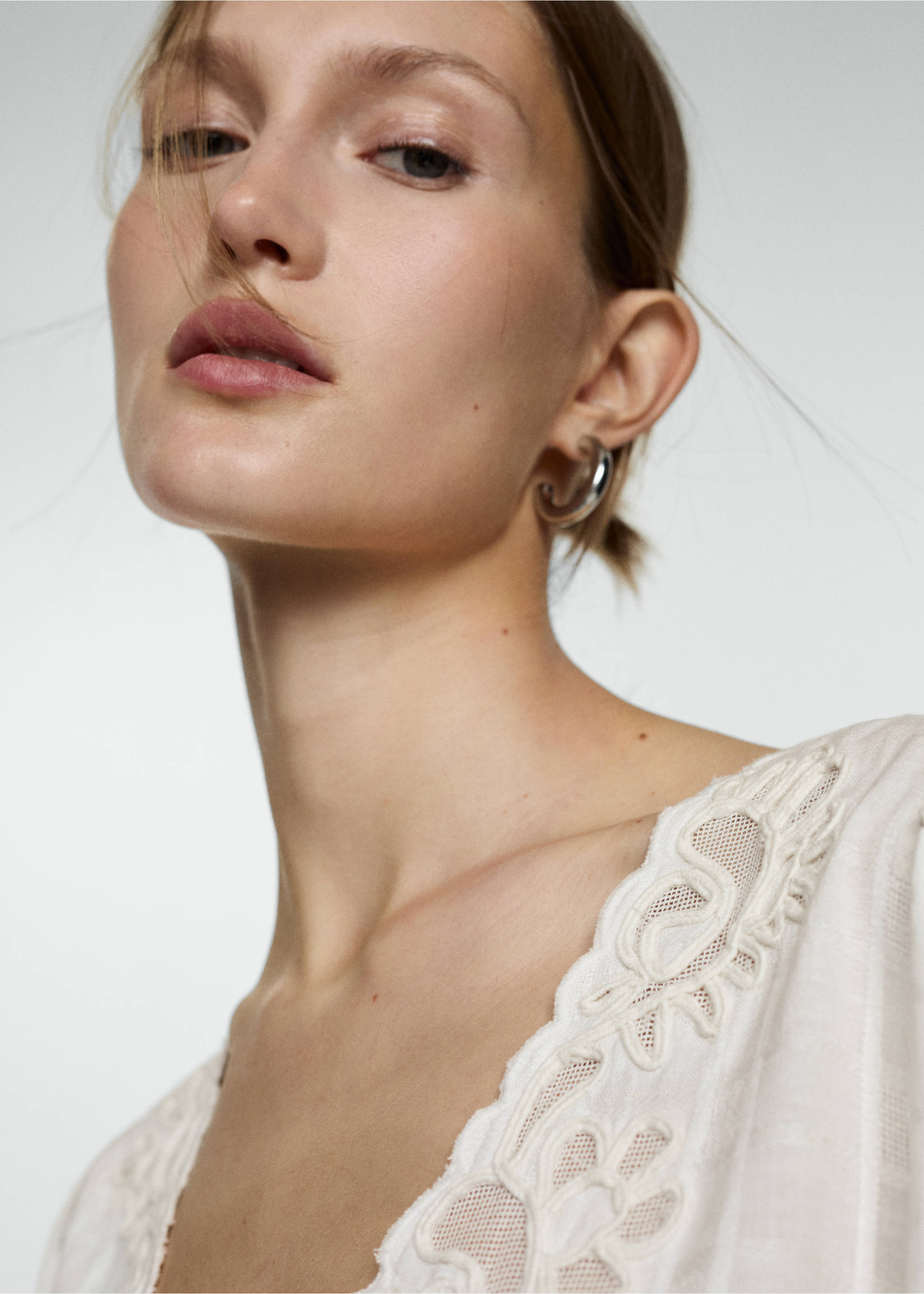 Robe courte brodée - Détail de l'article 1, Écru. Ref: 77000358-00.