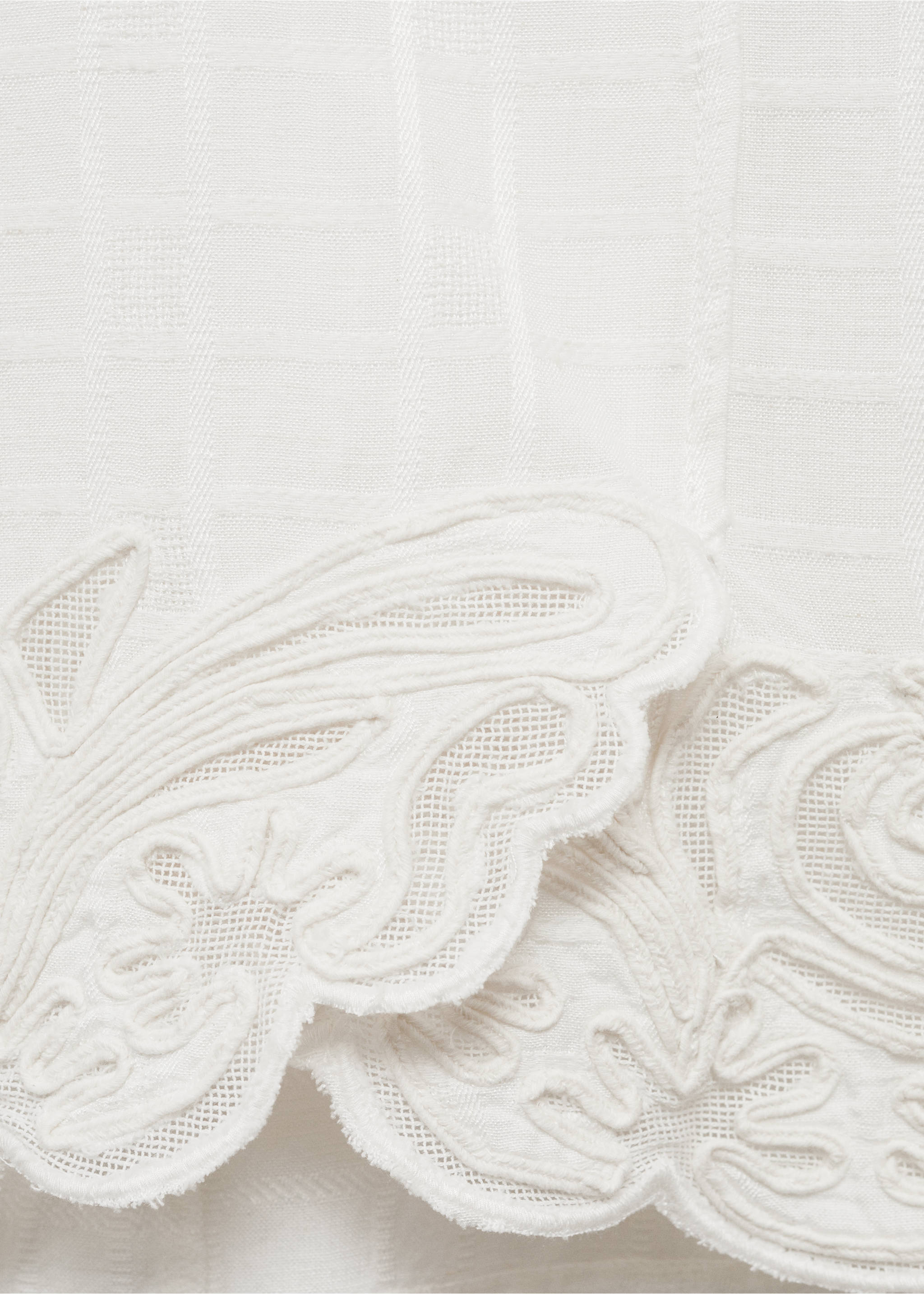 Robe courte brodée - Détail de l'article 0, Écru. Ref: 77000358-00.