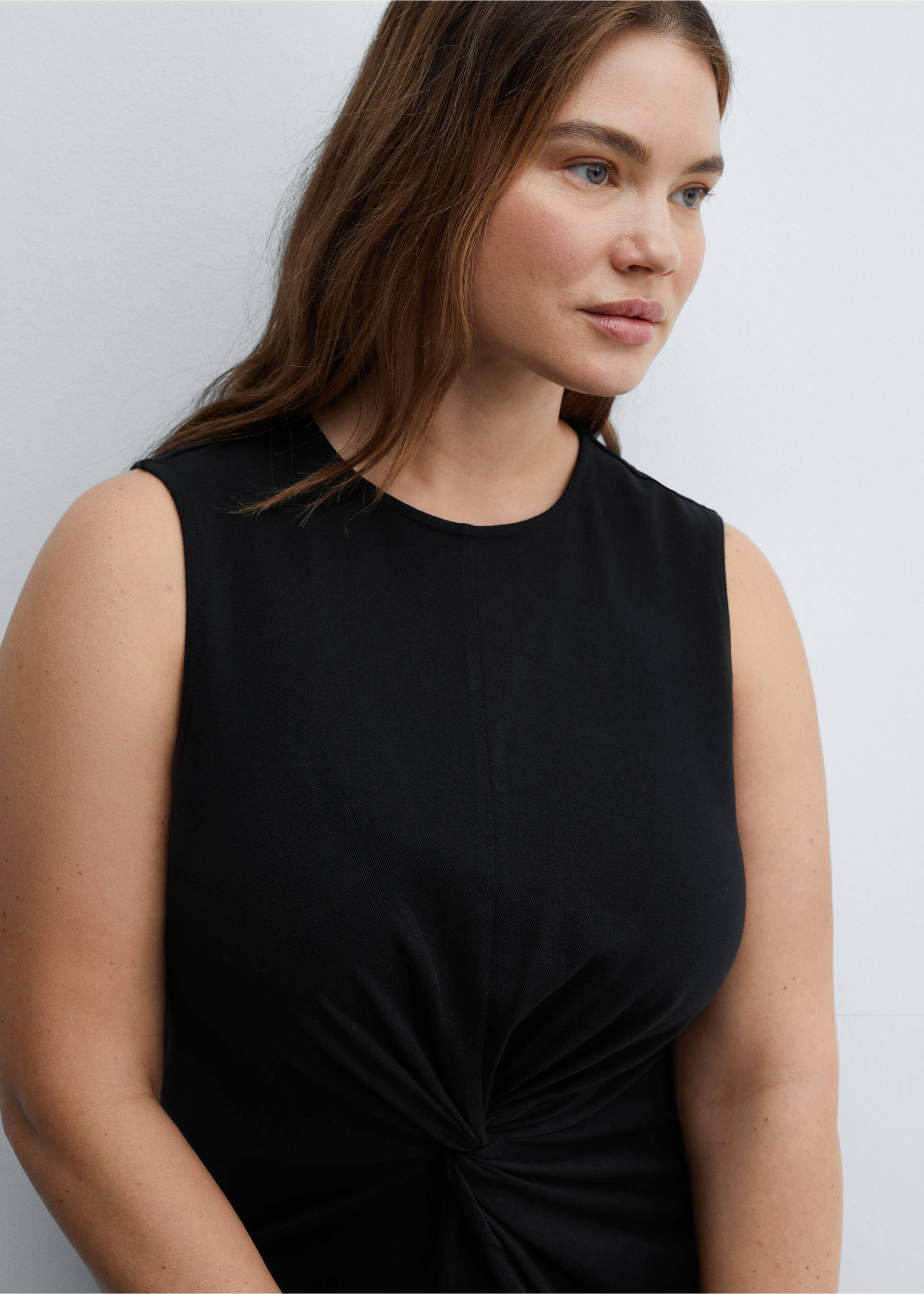 Midi-dress with draped detail - Details of the article 4, Black. Ref: 77000368-00.