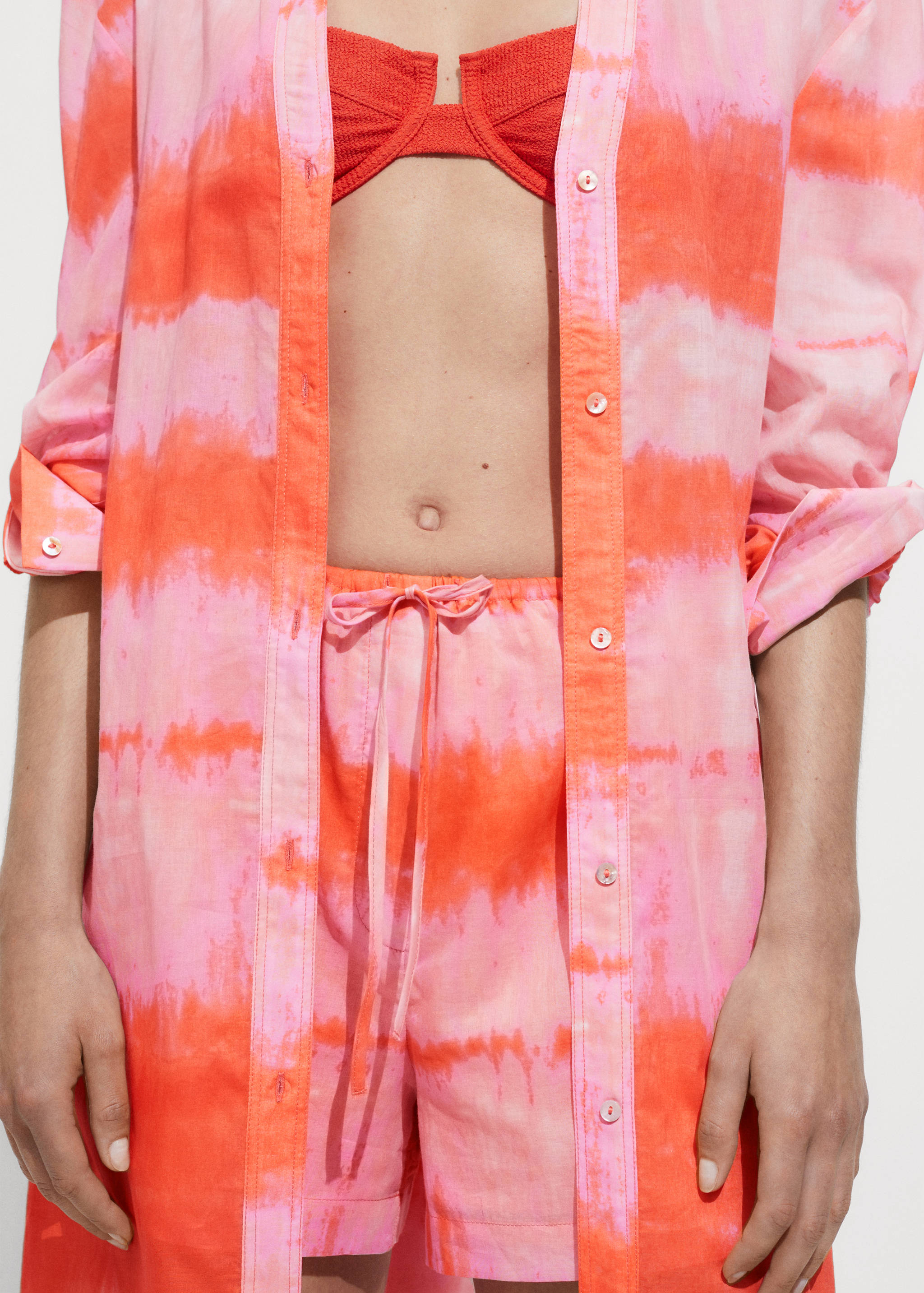 Vestido camisero estampado - Plano medio