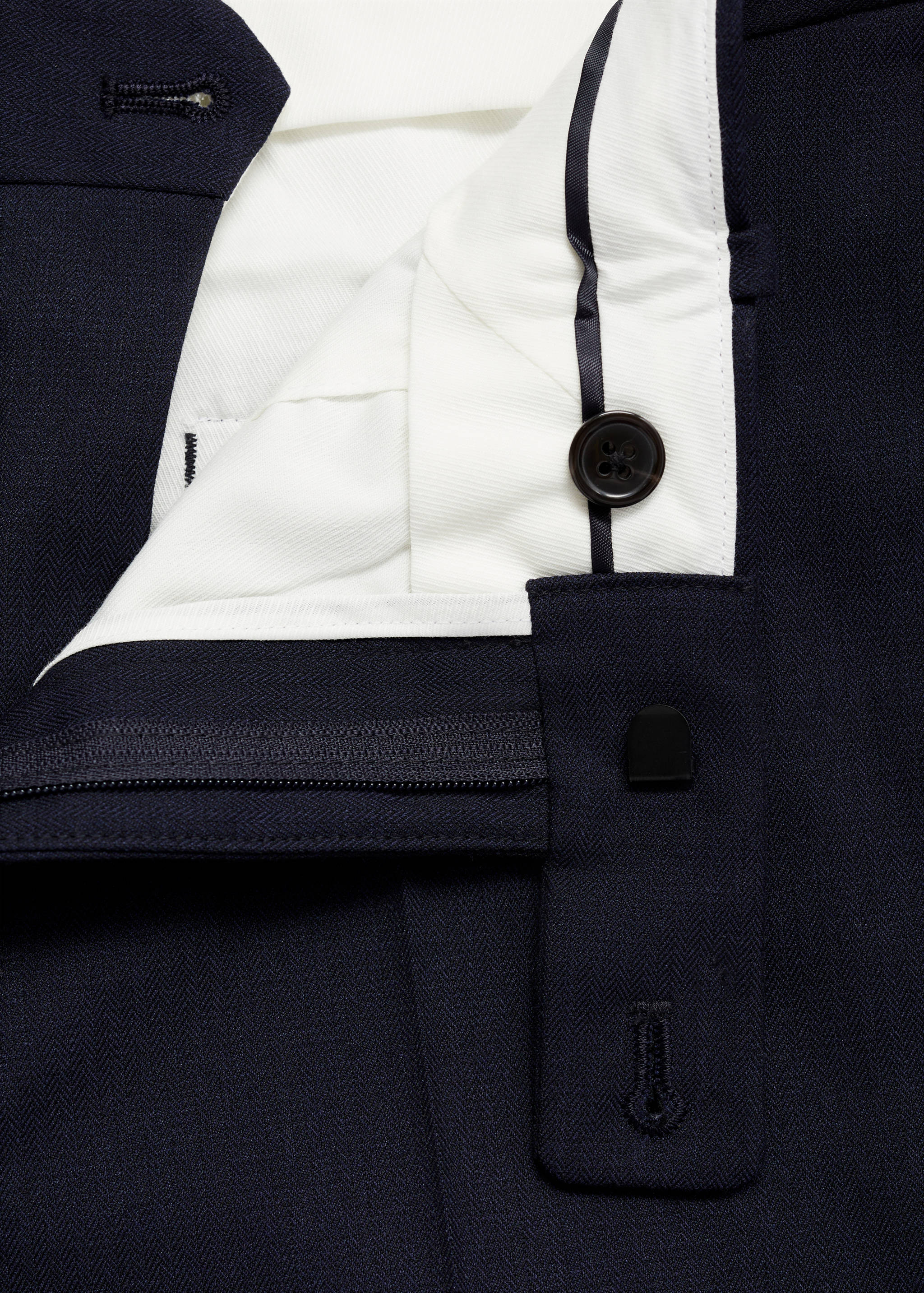 Костюмные брюки slim fit из ткани стретч - Деталь изделия 8