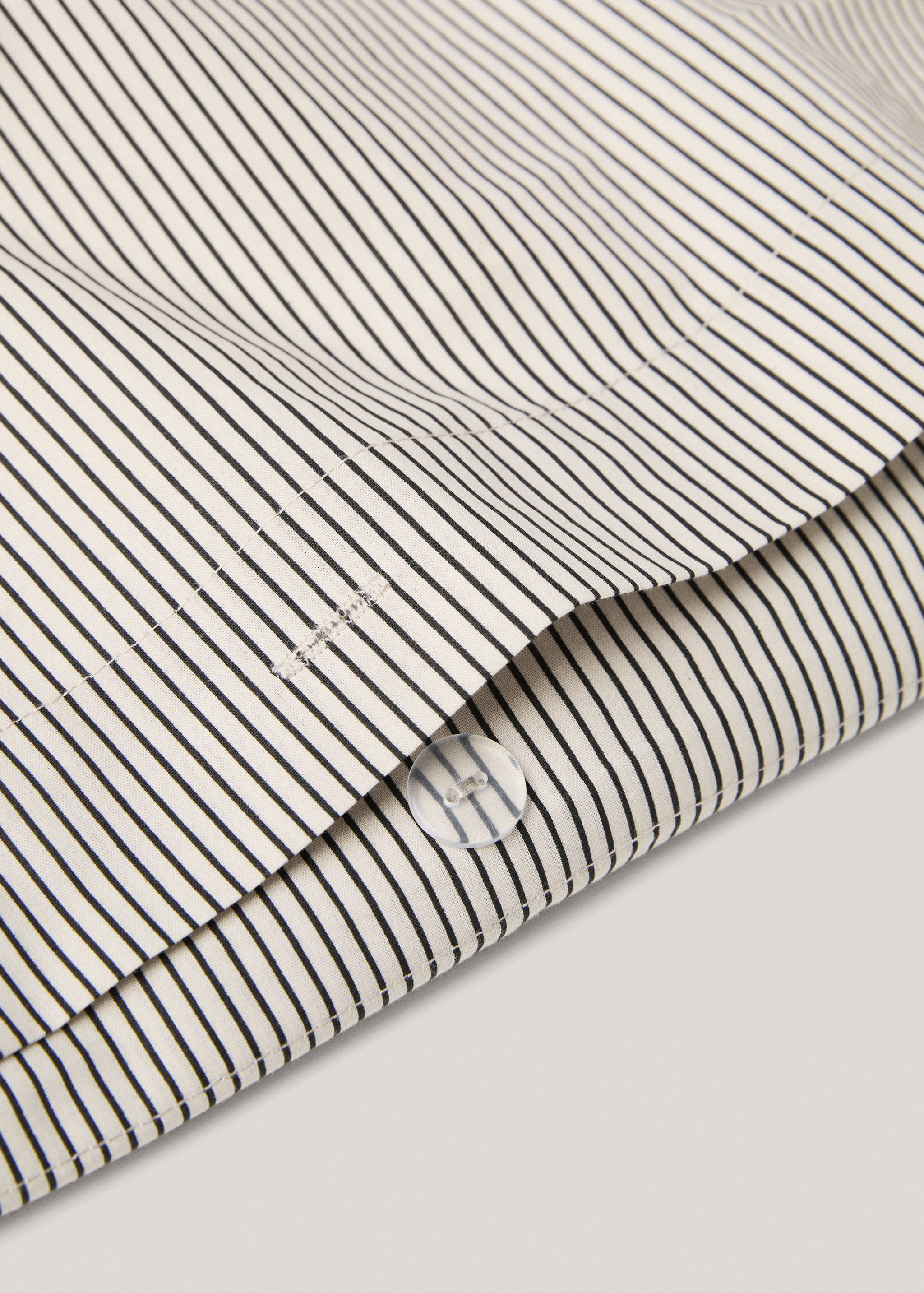 Multi-striped two-tone design duvet cover for king bed - Details of the article 1
