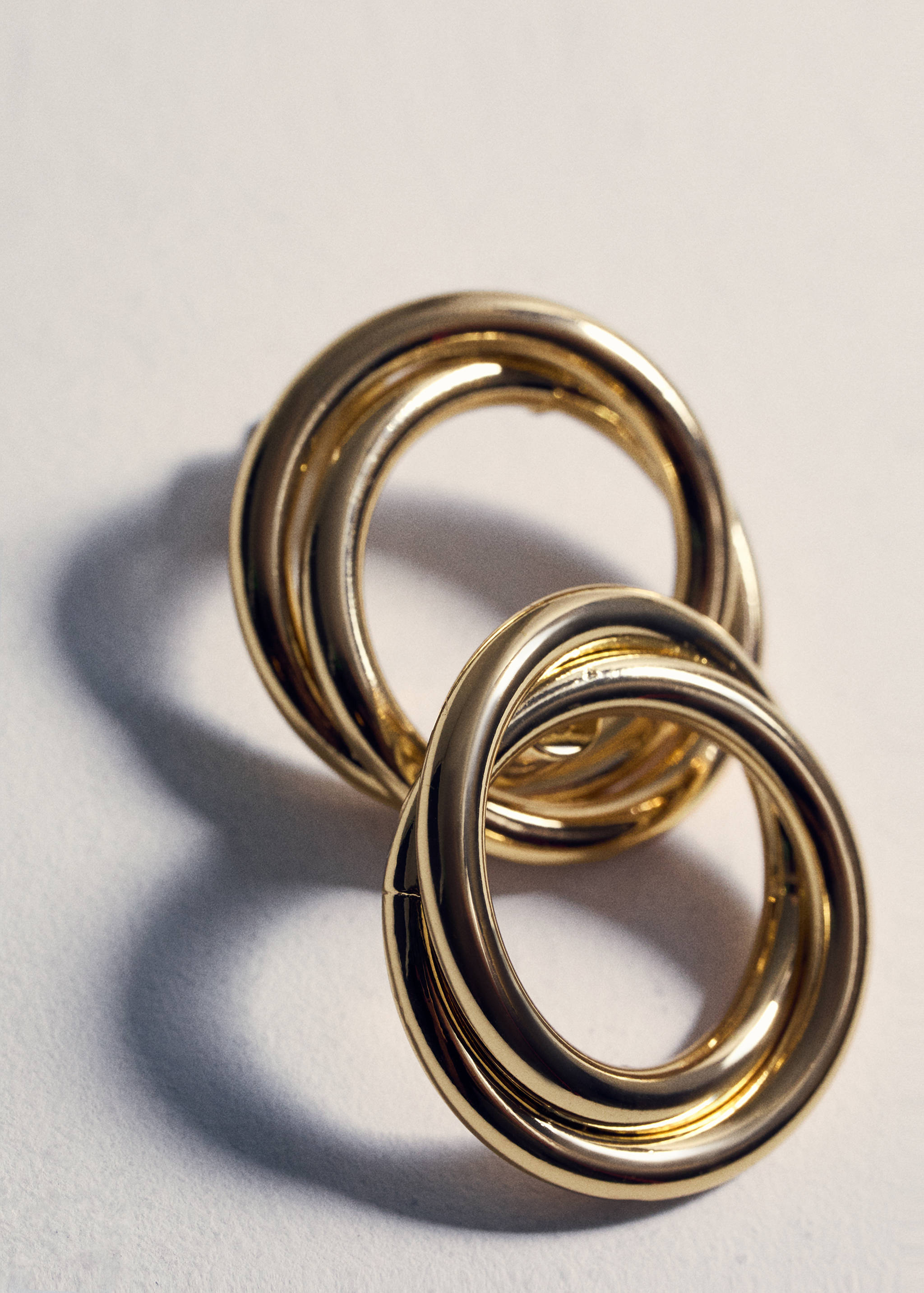 Sammanlänkade ringörhängen - Detaljer om artikeln 5