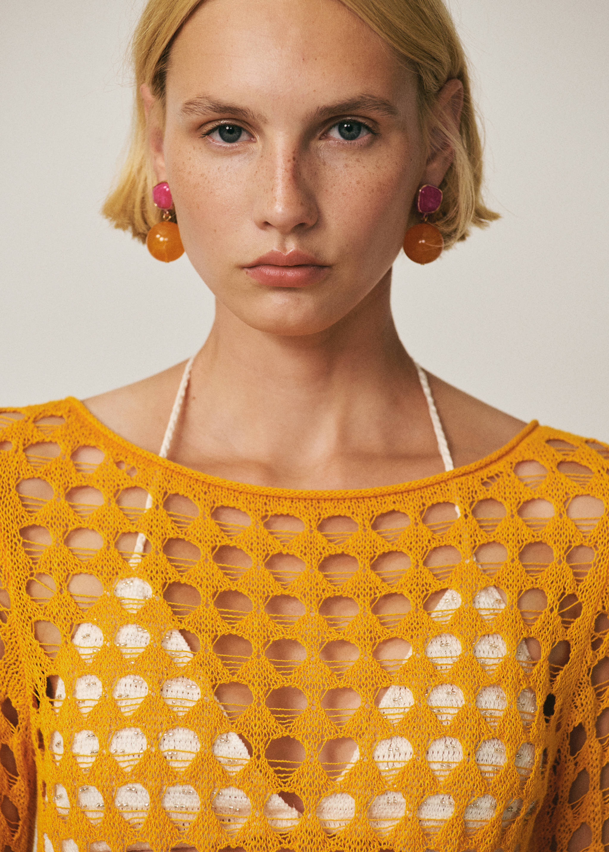 Beaded drop earrings - General plane