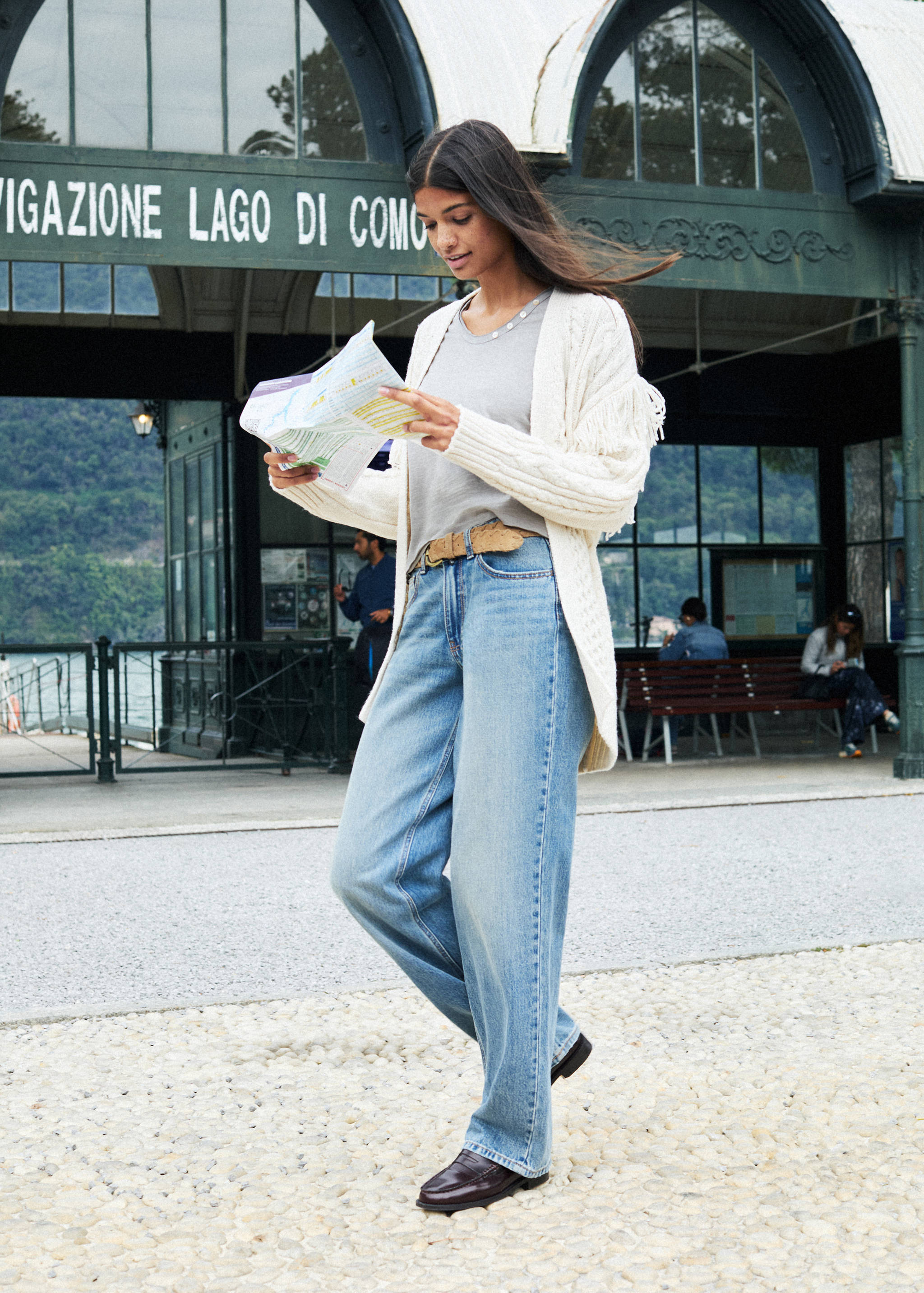 Mid-rise straight jeans - Details of the article 5