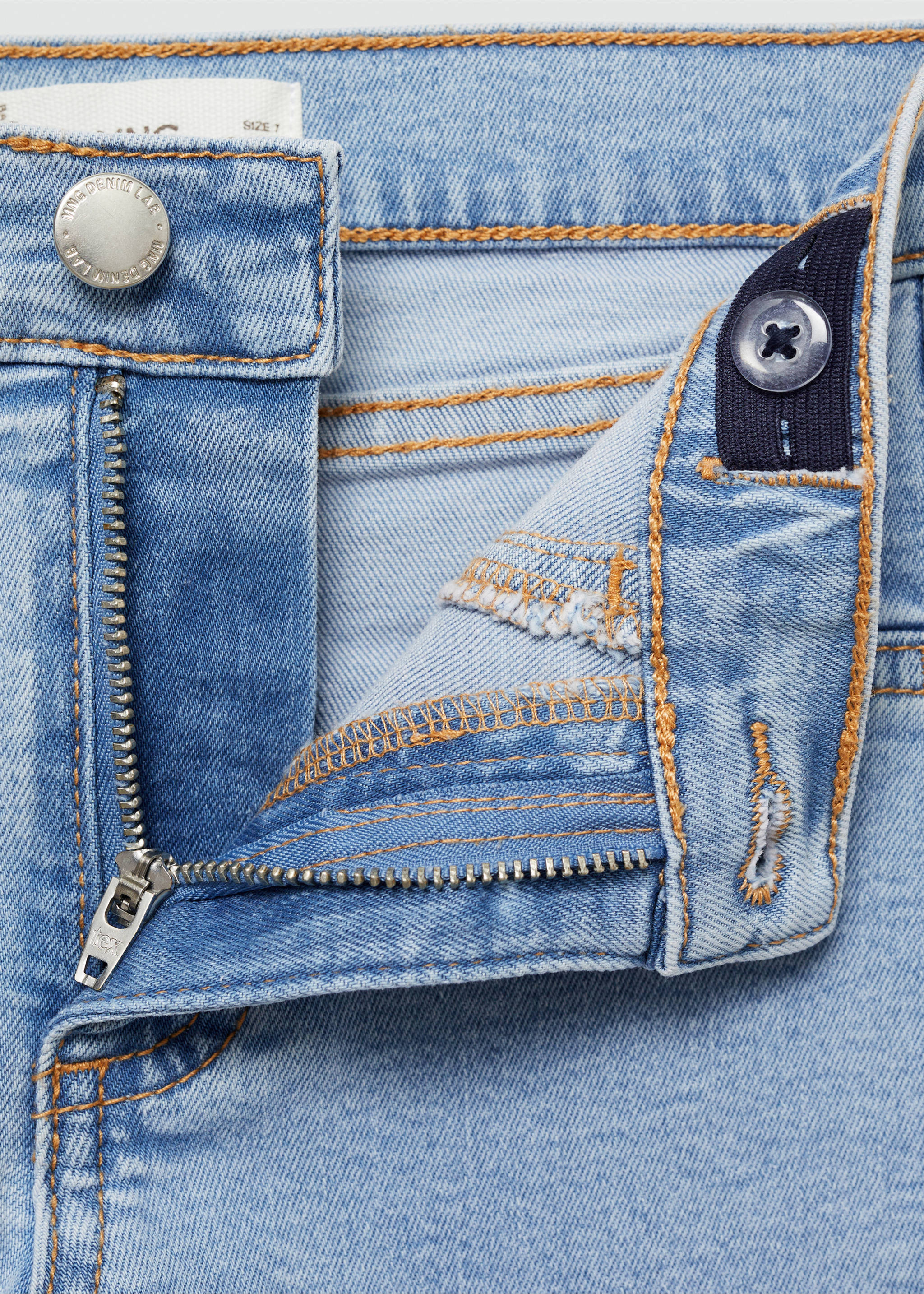 Jeans Trumpet - Detalle del artículo 8, Azul claro. Ref: 77001011-00.