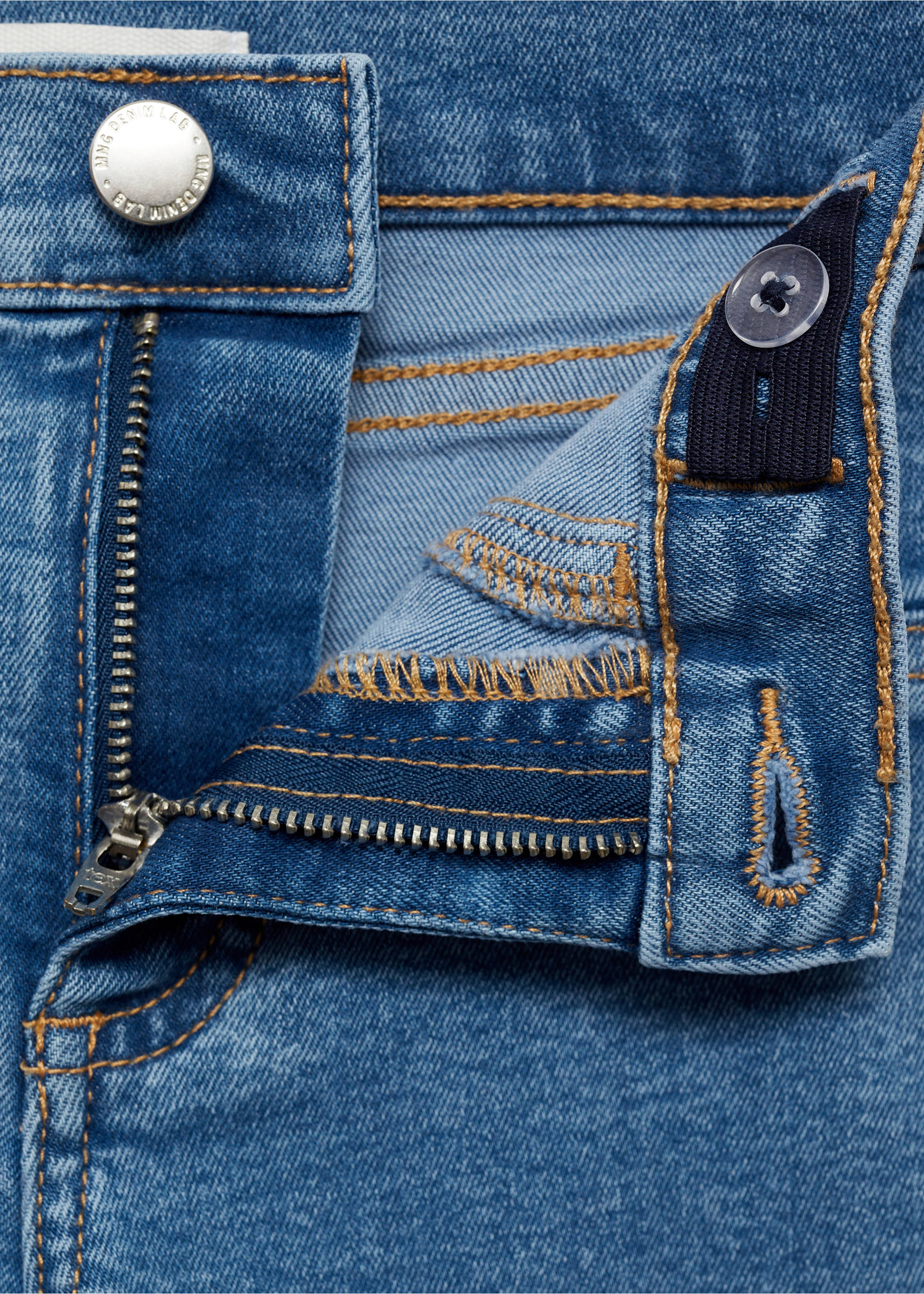 Jeans Trumpet - Detalle del artículo 8, Azul medio. Ref: 77001011-00.