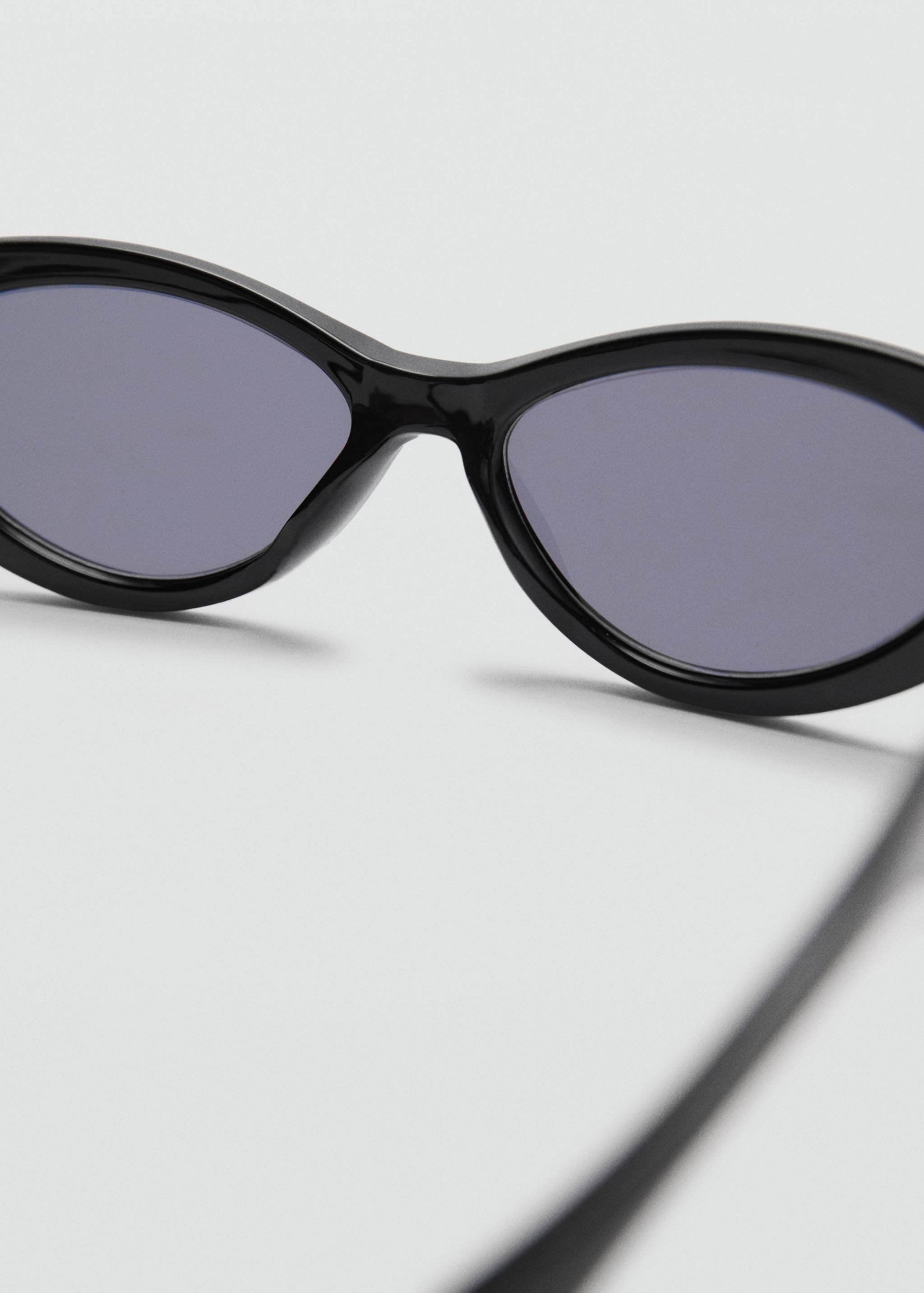 椭圆形镜框太阳镜 - null