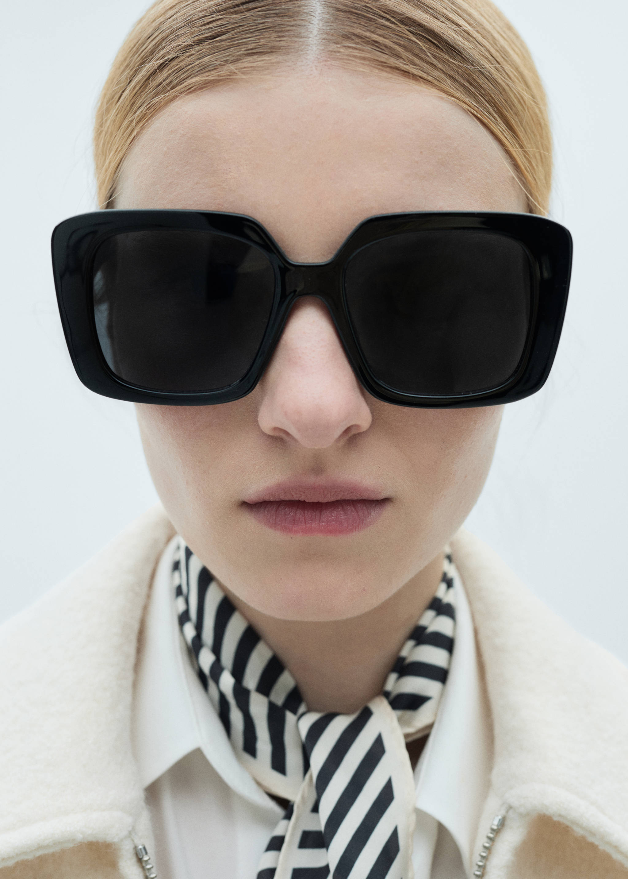 Squared frame sunglasses - Details of the article 9