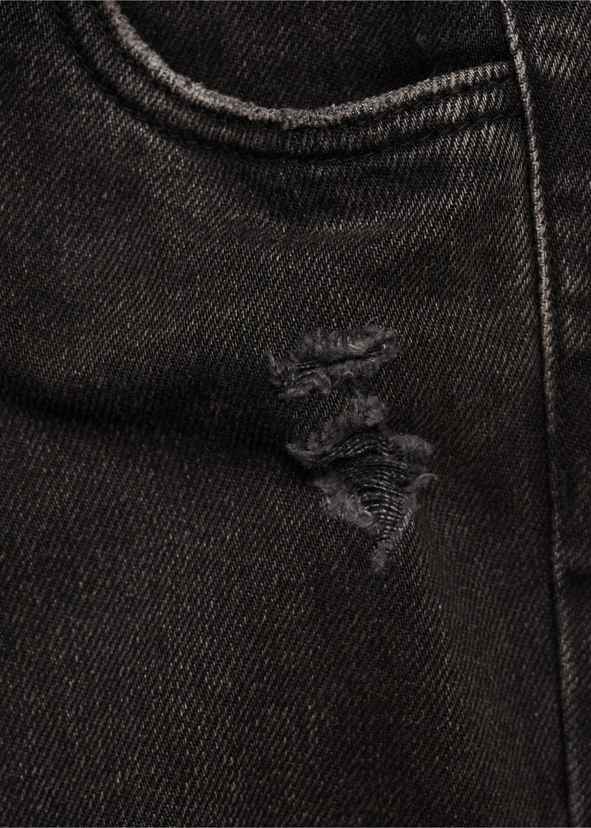 Mom-fit jeans - Details of the article 8, Black denim. Ref: 77003275-00.