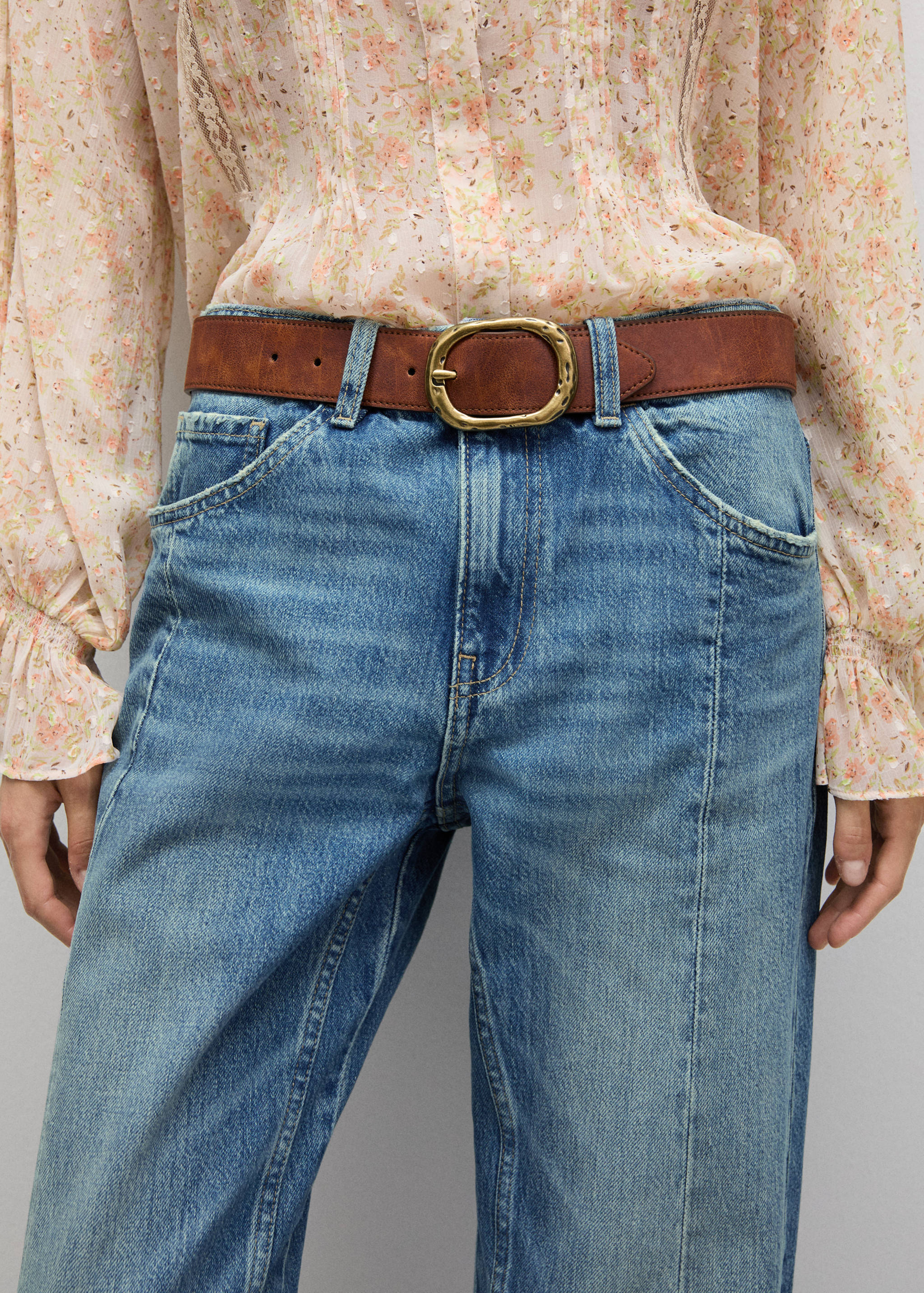 Straight jeans with decorative seams - Details of the article 6