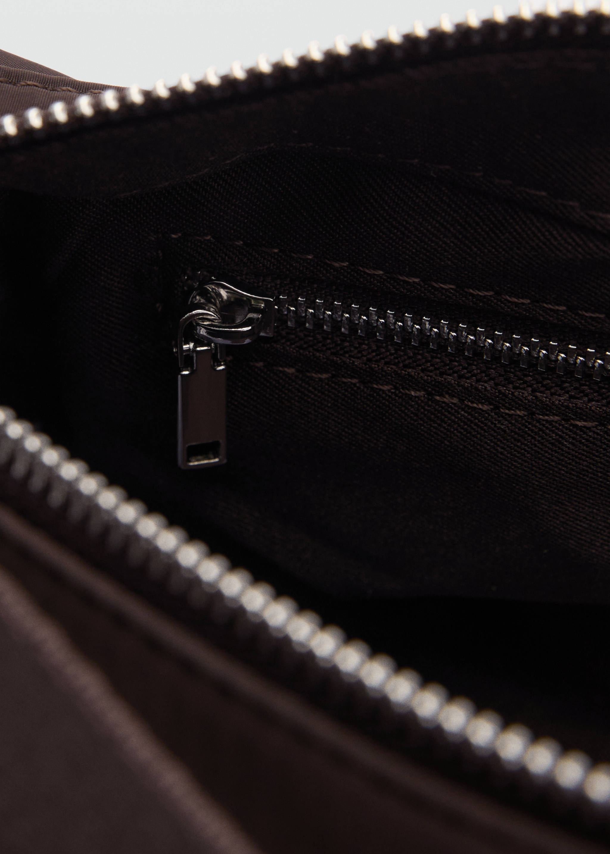 Nylon cargo bag with pockets - Details of the article 2