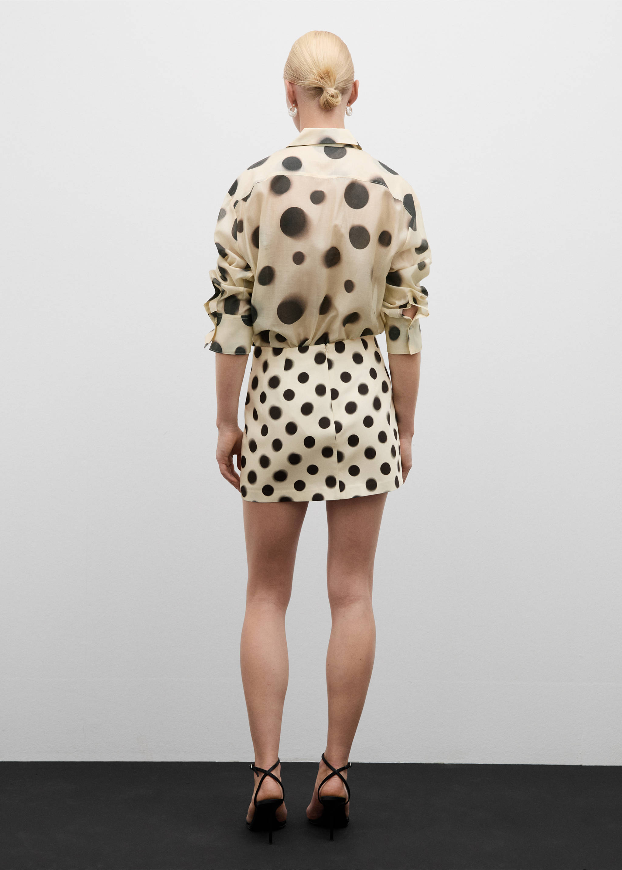 Polka-dot lyocell shirt - Обратная сторона изделия, Экрю. Ref: 77004025-00.