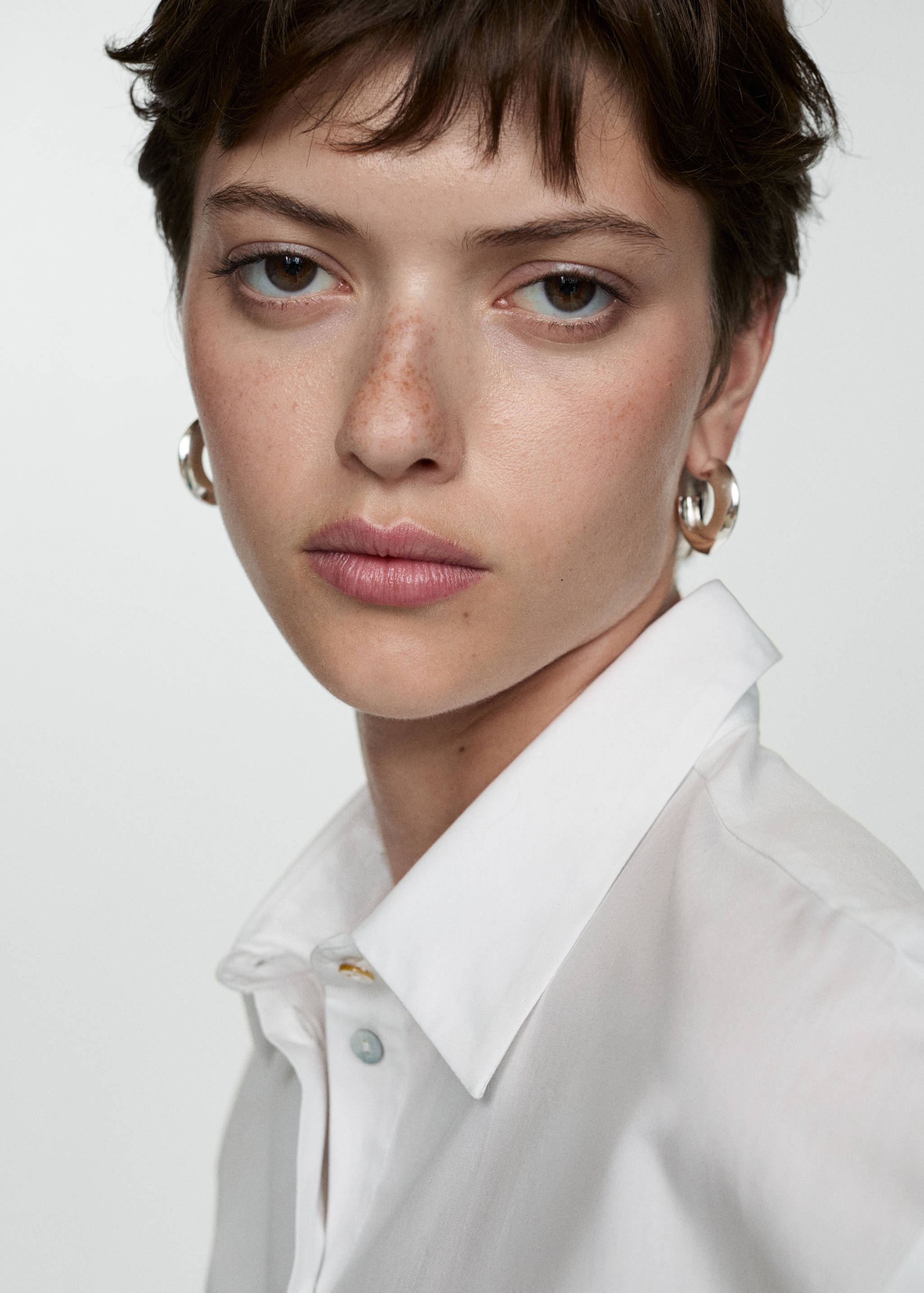 Cropped shirt with pocket - Details of the article 1
