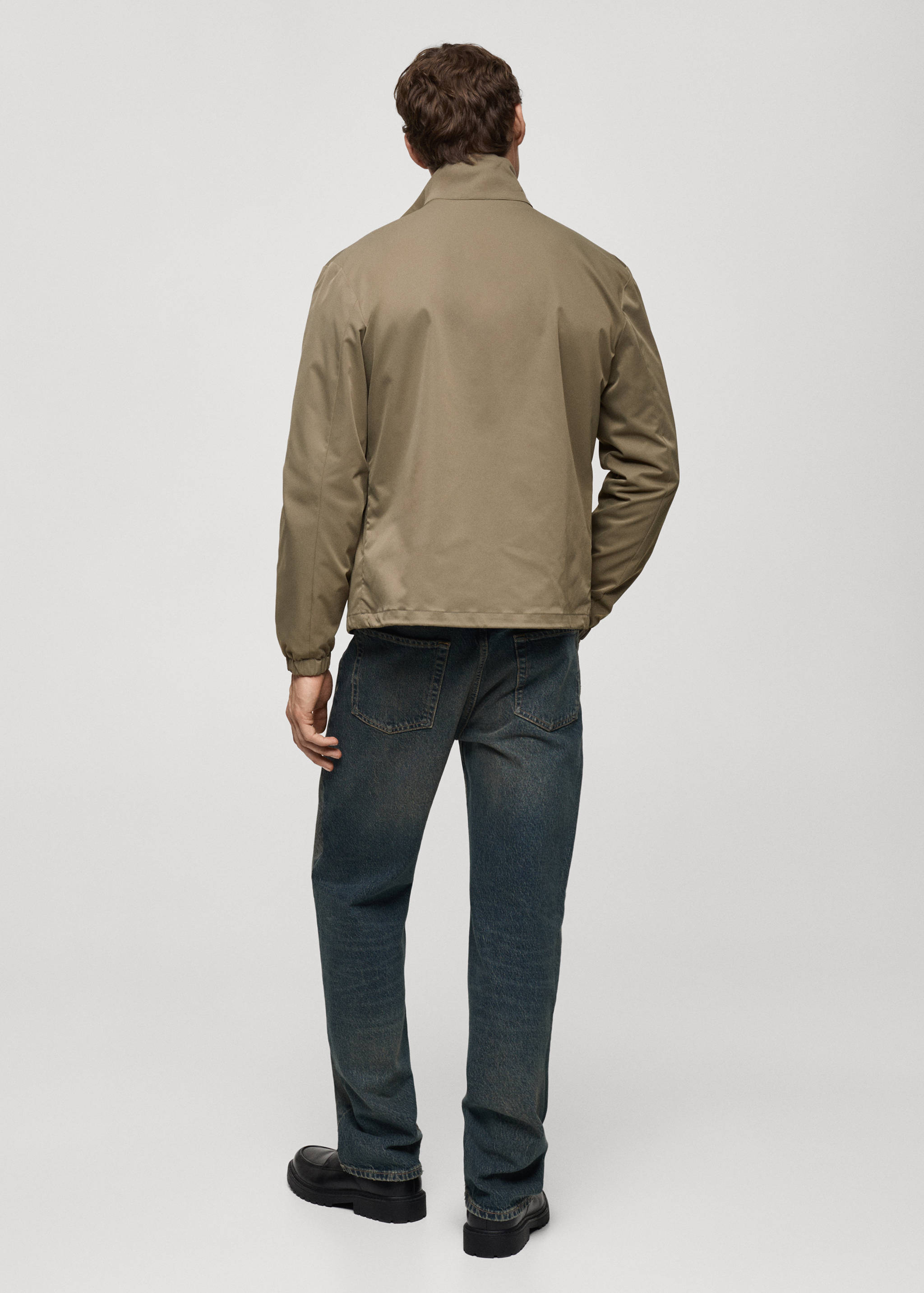 Водоотталкивающая куртка с молнией - Обратная сторона изделия