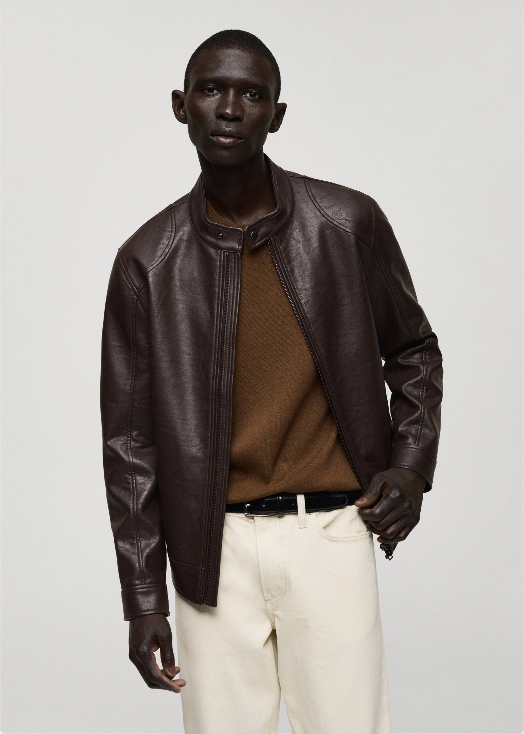 جاكيت بسحّاب بتأثير الجلد - رؤية وسط