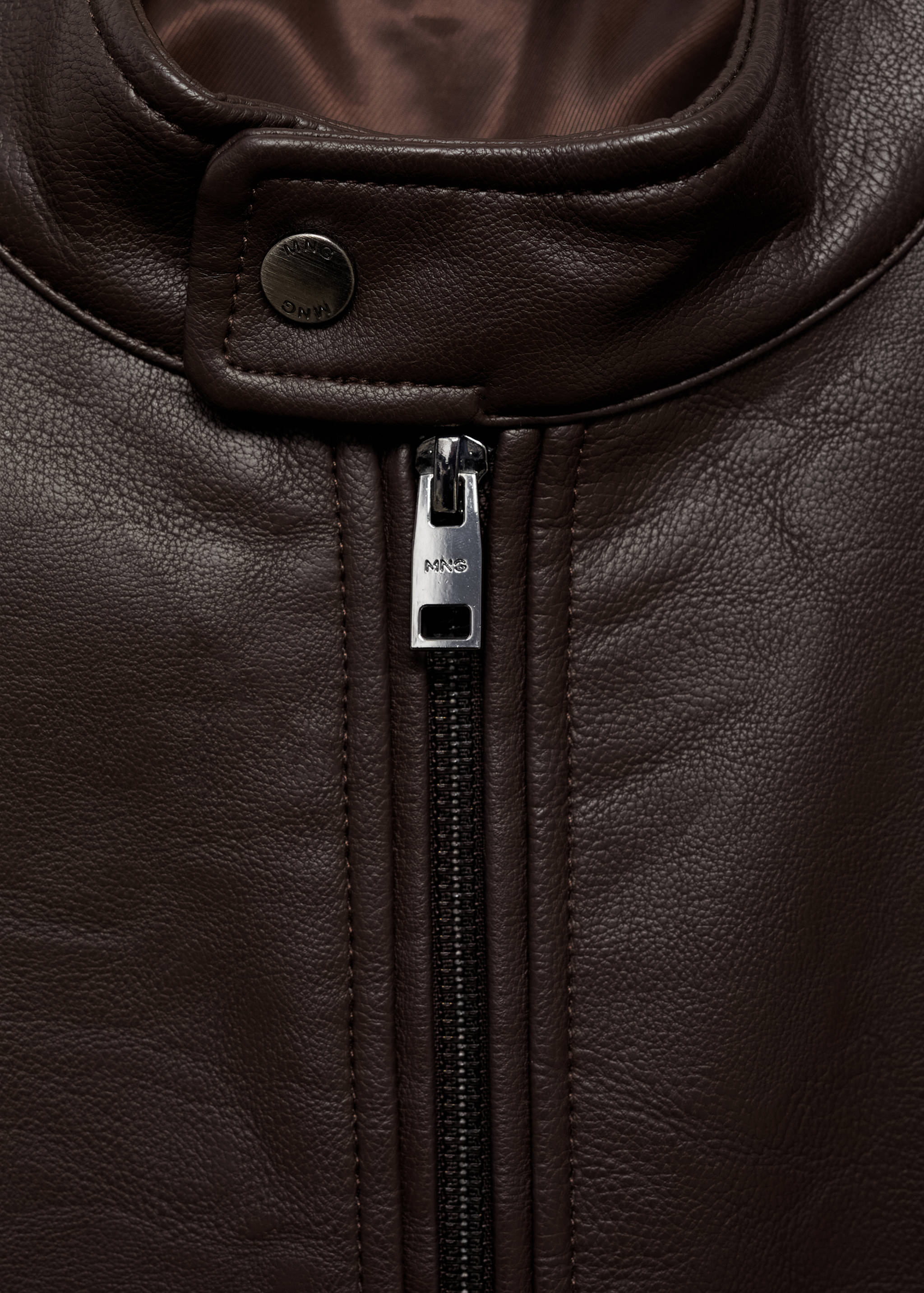 جاكيت بسحّاب بتأثير الجلد - تفاصيل المنتج 8